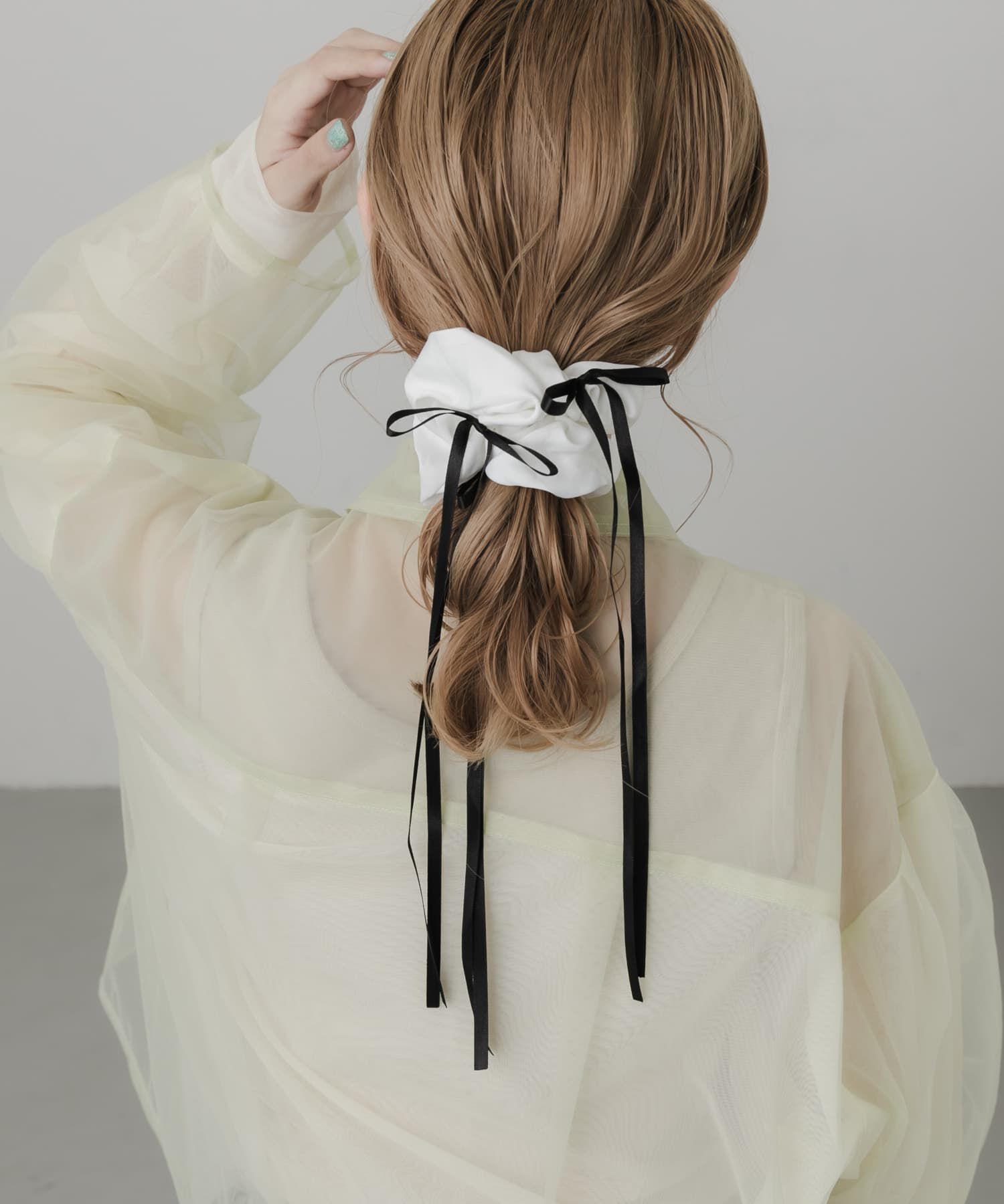 SMELLY「サテンリボンボリュームシュシュ」|ヘアゴム・シュシュ|