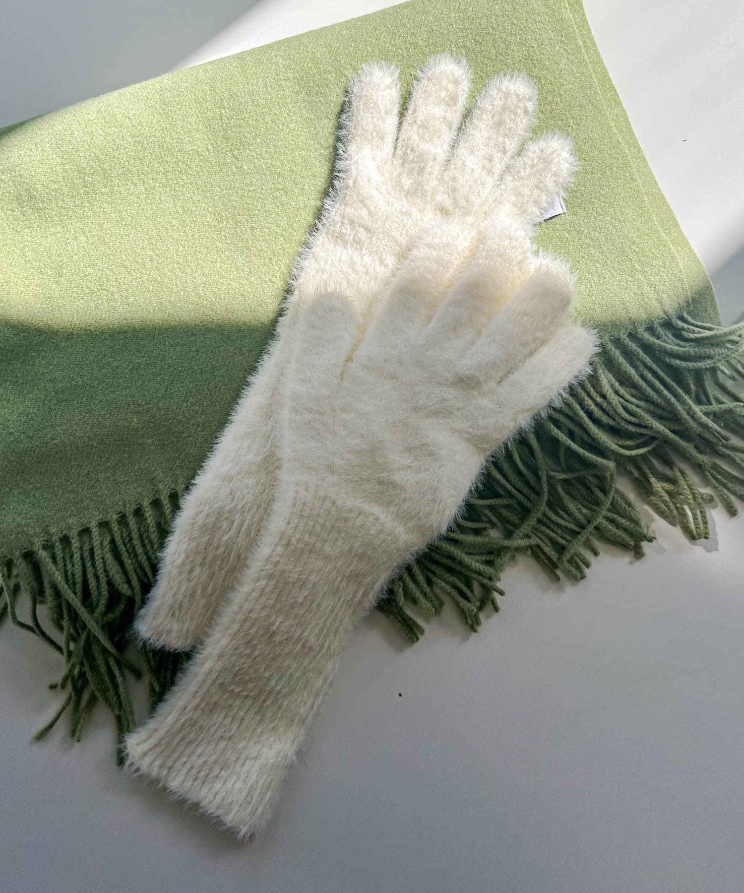 SMELLY「シャギーニットロンググローブ」|手袋|ホワイト