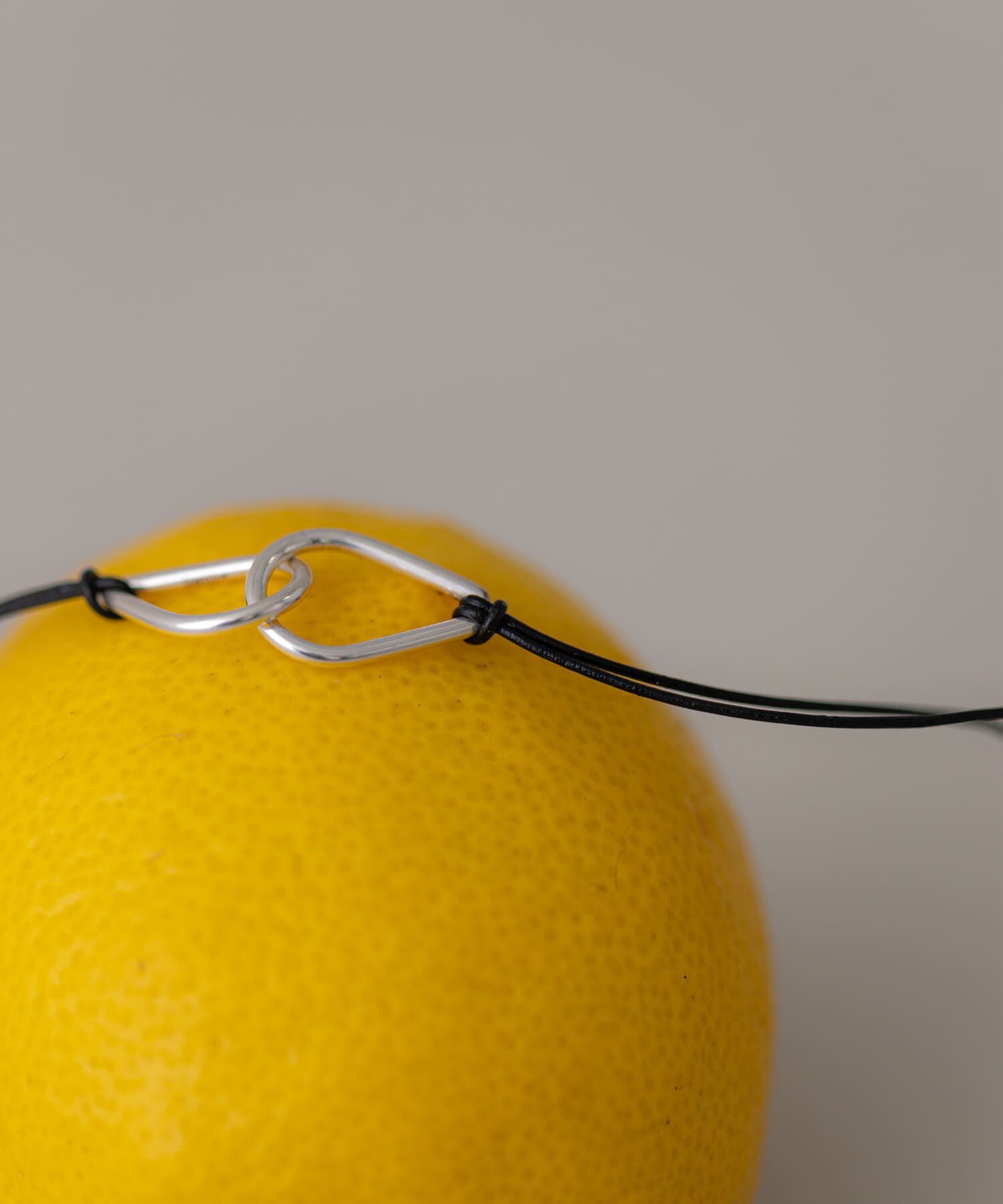 SMELLY「SMELLY so&rsquo;　twin drop cord necklace」|ネックレス|