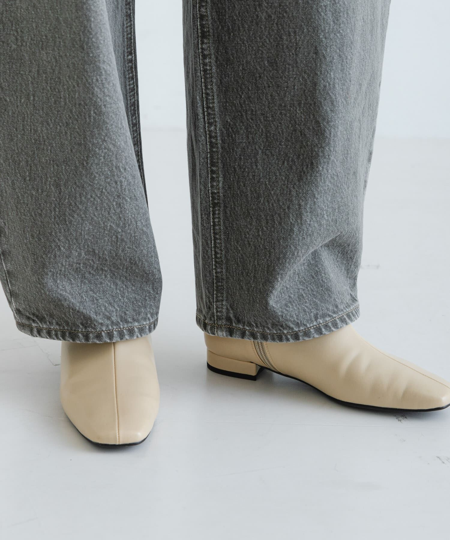 URBAN RESEARCH「『MADE IN JAPAN』スクエアトゥローヒールショートブーツ」|ショートブーツ|