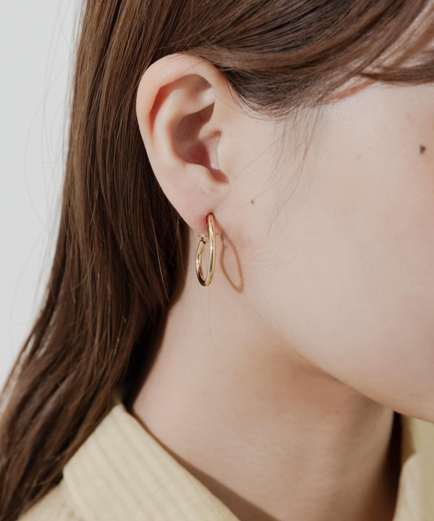 SMELLY「トライアングルニュアンスフープイヤリング」|イヤリング|