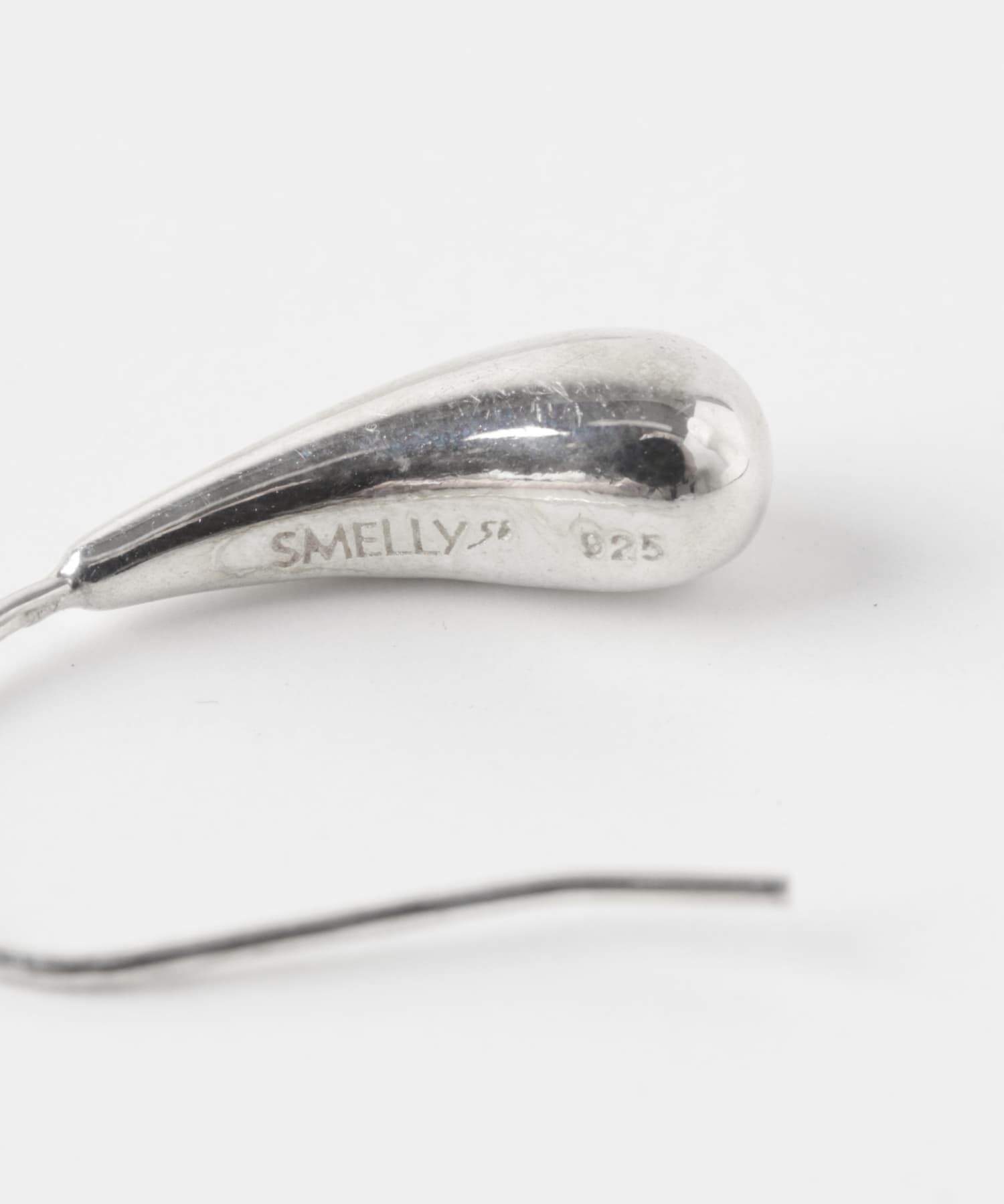 SMELLY「SMELLY so　drop hook pierce」|ピアス|