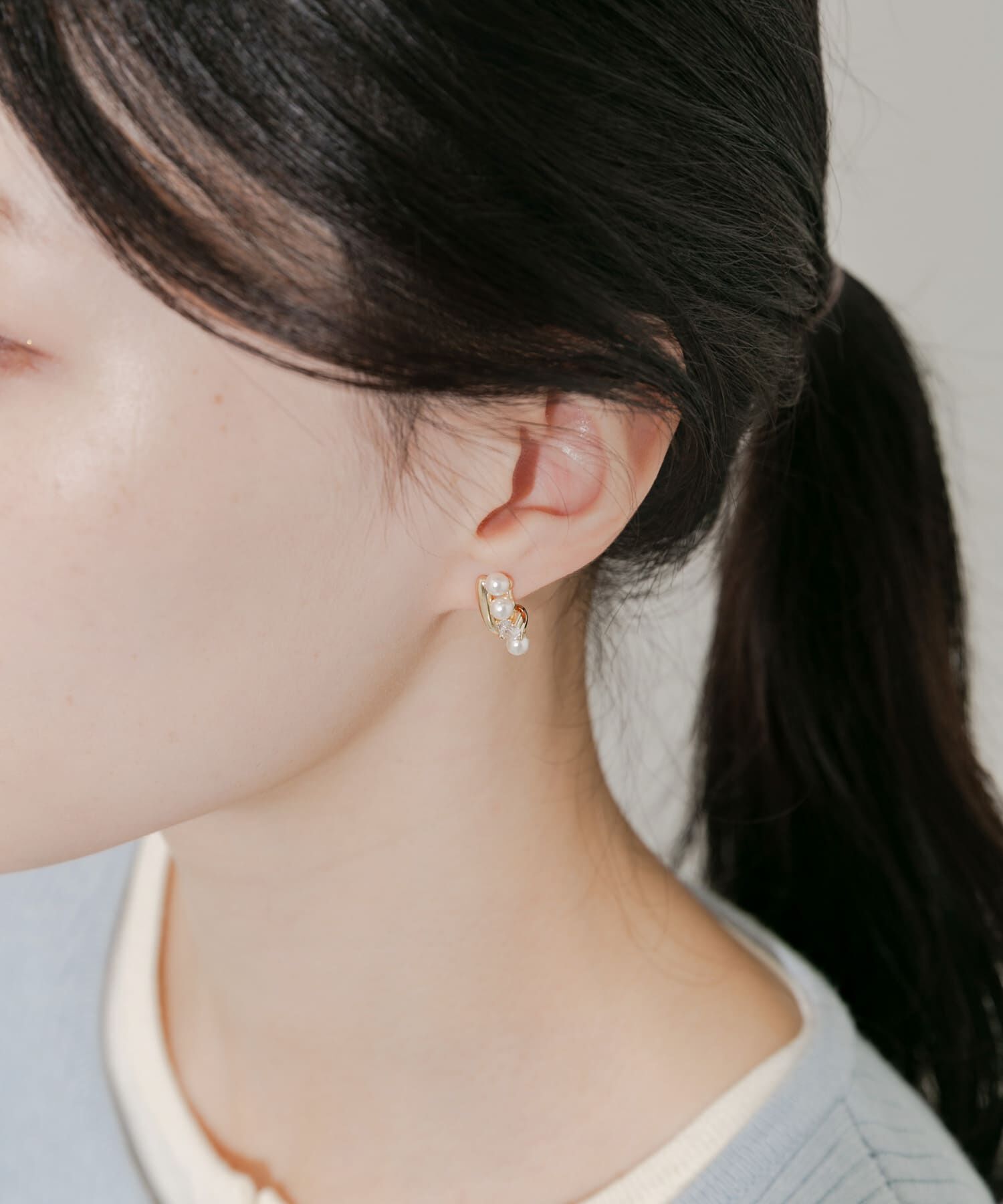 SMELLY「パールビジューラインピアス」|ピアス|