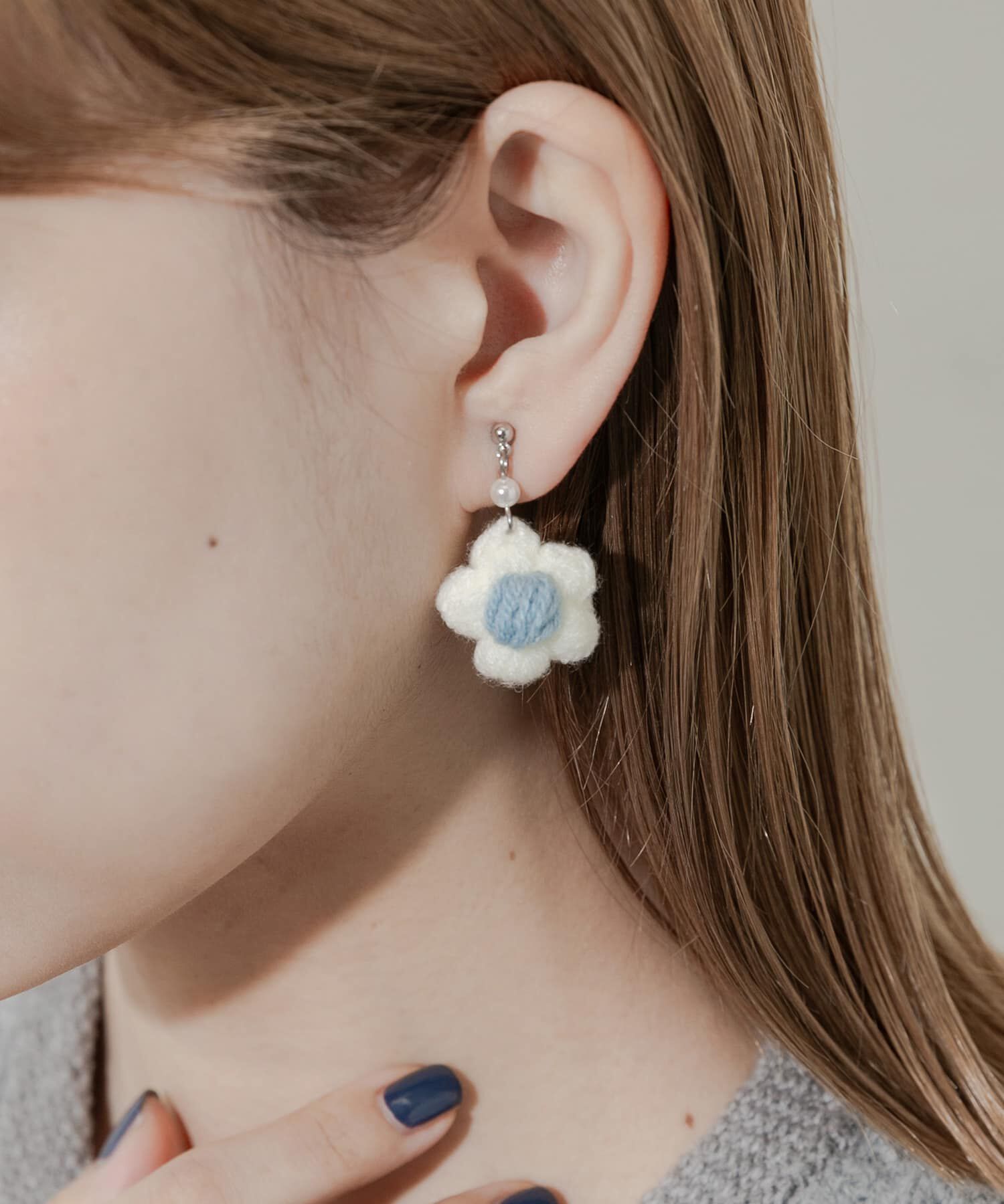 SMELLY「ニットフラワーイヤリング」|イヤリング|
