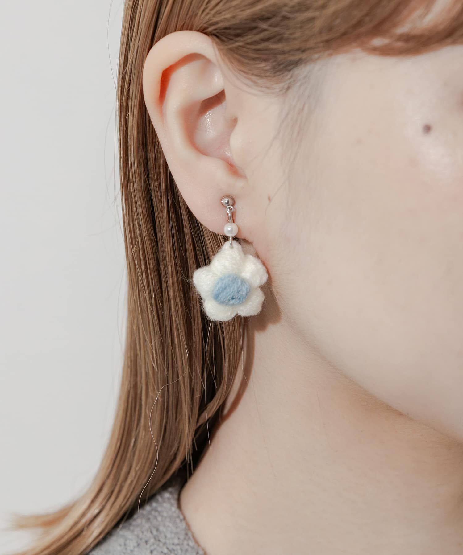 SMELLY「ニットフラワーイヤリング」|イヤリング|