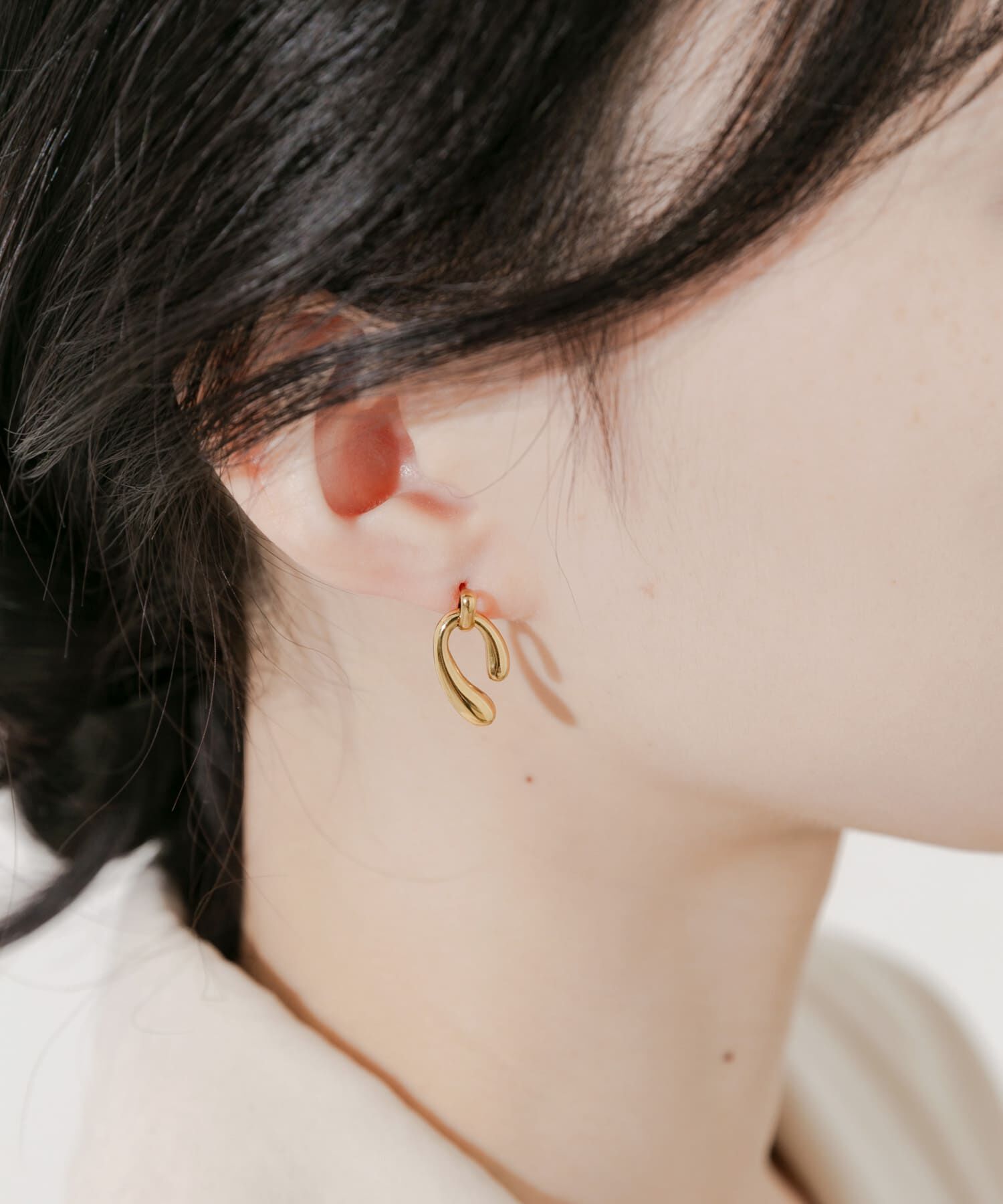 SMELLY「ステンレスプランプUラインピアス」|ピアス|