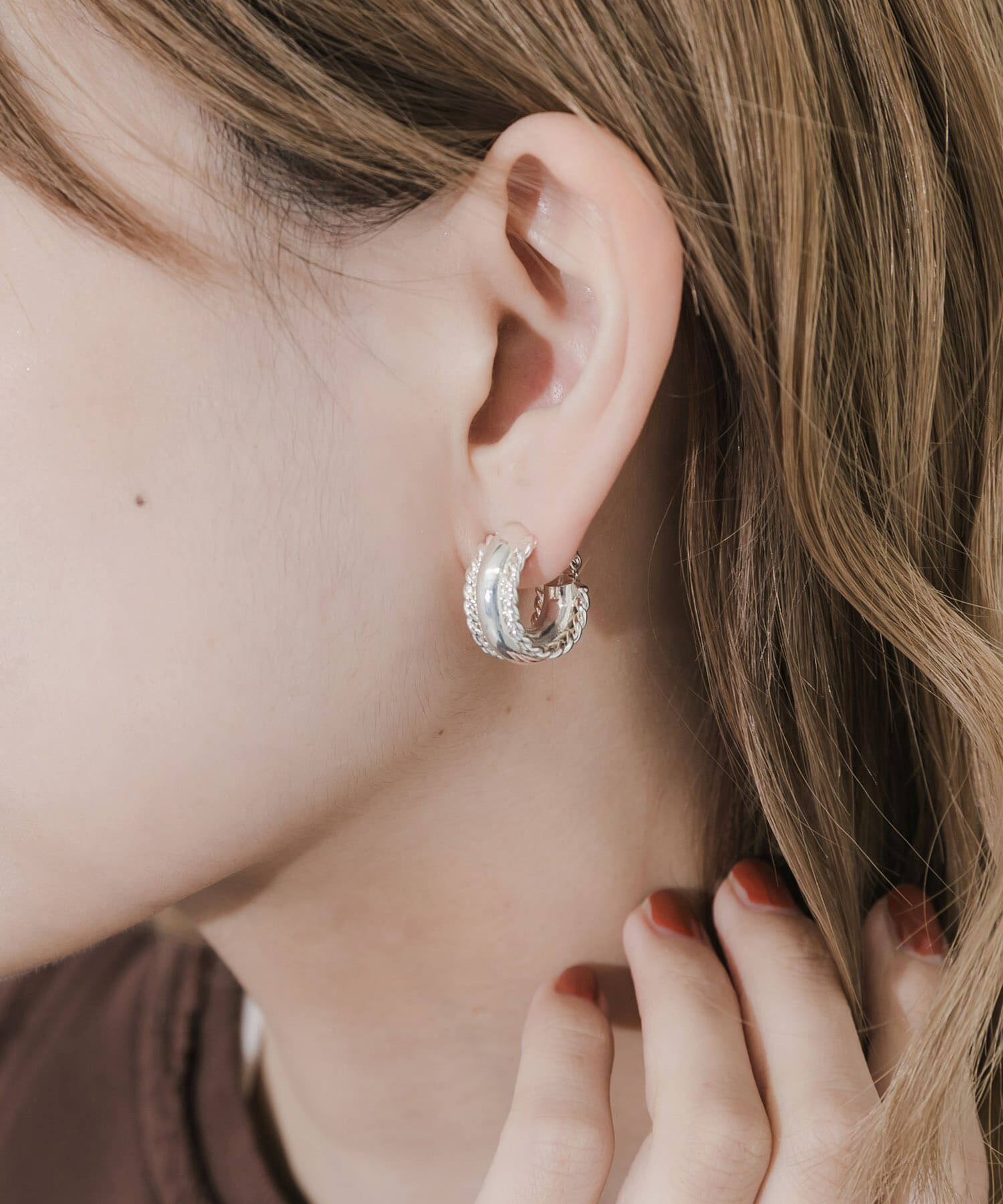 SMELLY「ツイストデザインフープイヤリング」|イヤリング|