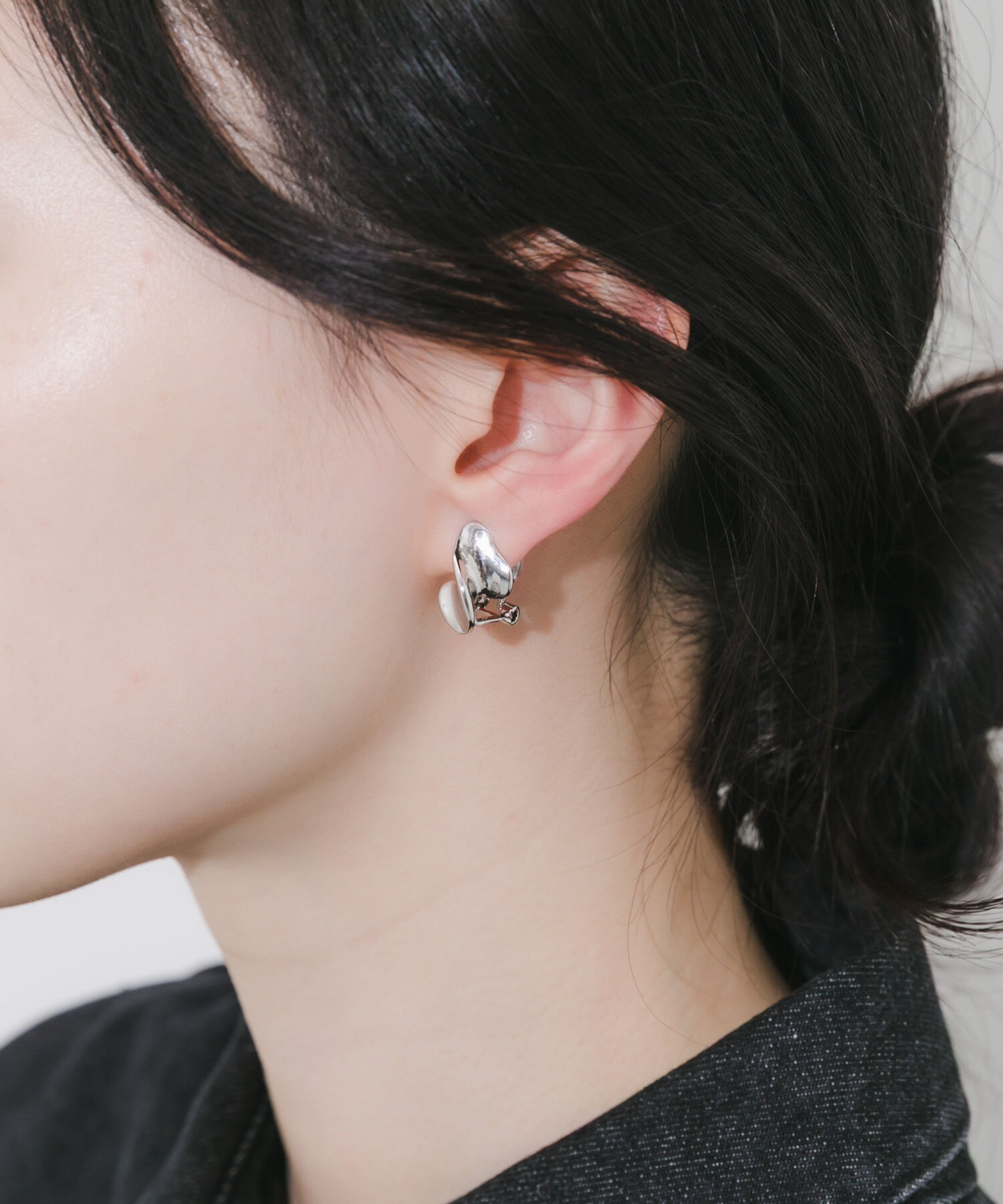 SMELLY「ウェーブメタルイヤリング」|イヤリング|