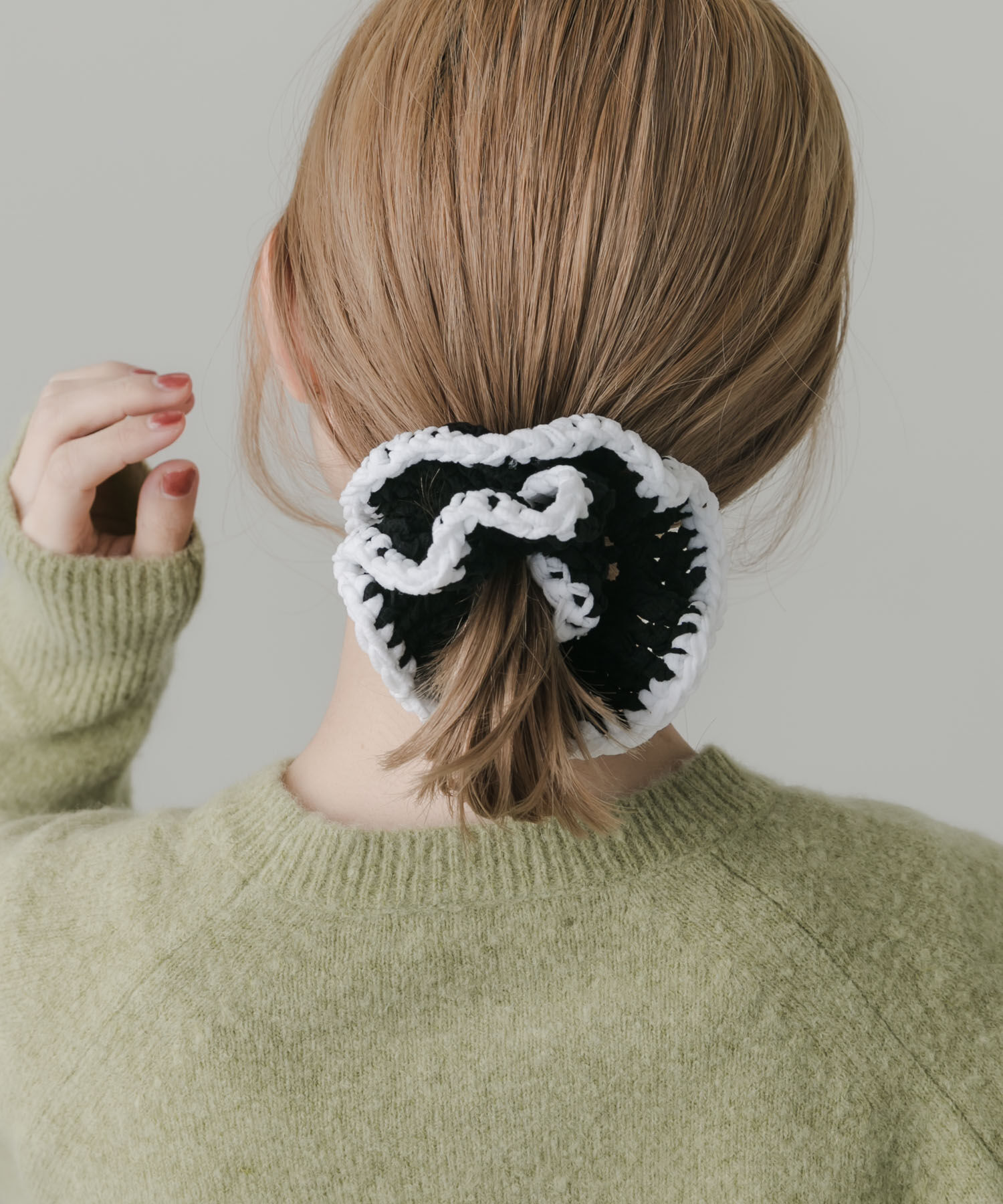 SMELLY「バイカラーニットシュシュ」|ヘアゴム・シュシュ|ブラック系その他