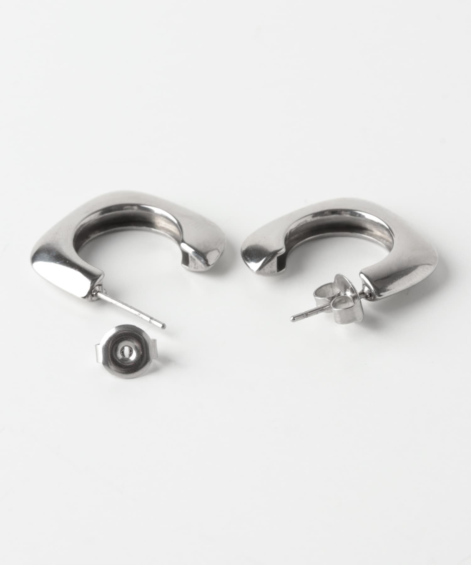 SMELLY「ステンレススクエアフープピアス」|ピアス|