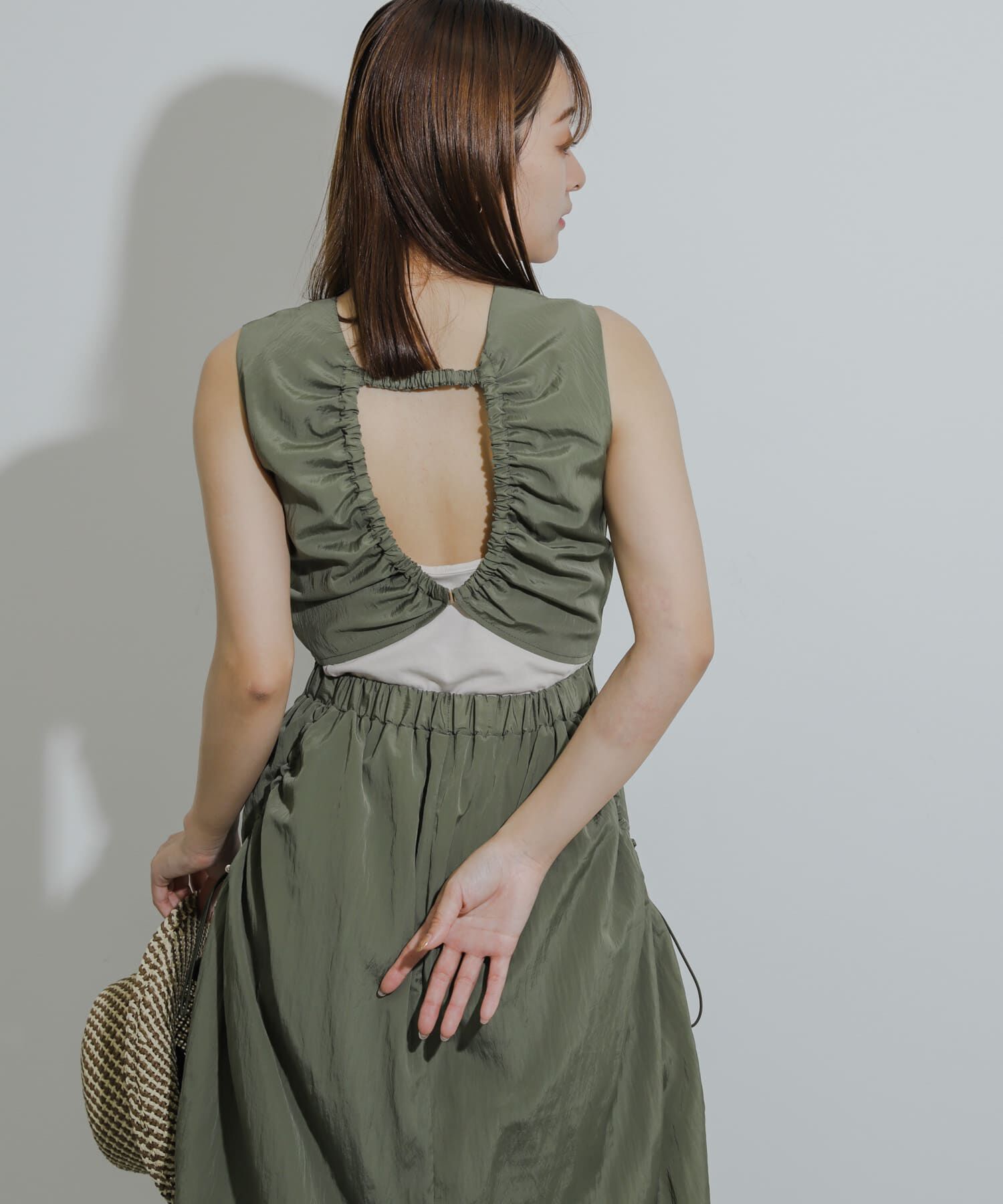 SENSE OF PLACE by URBAN RESEARCH「ナイロンギャザーコクーンワンピース」|ワンピース|