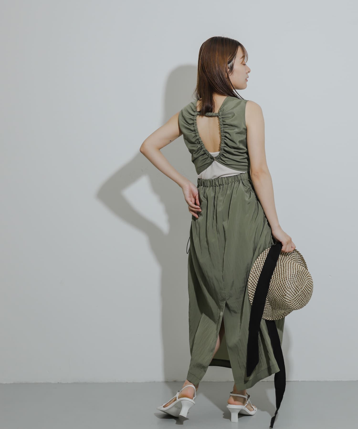 SENSE OF PLACE by URBAN RESEARCH「ナイロンギャザーコクーンワンピース」|ワンピース|