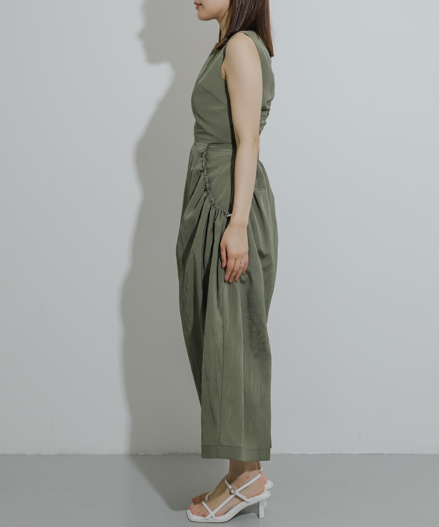 SENSE OF PLACE by URBAN RESEARCH「ナイロンギャザーコクーンワンピース」|ワンピース|