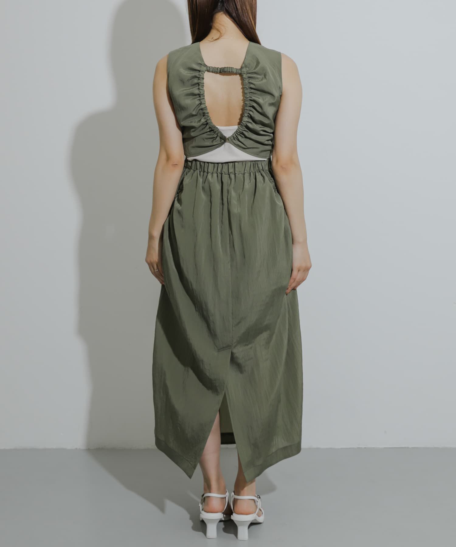 SENSE OF PLACE by URBAN RESEARCH「ナイロンギャザーコクーンワンピース」|ワンピース|