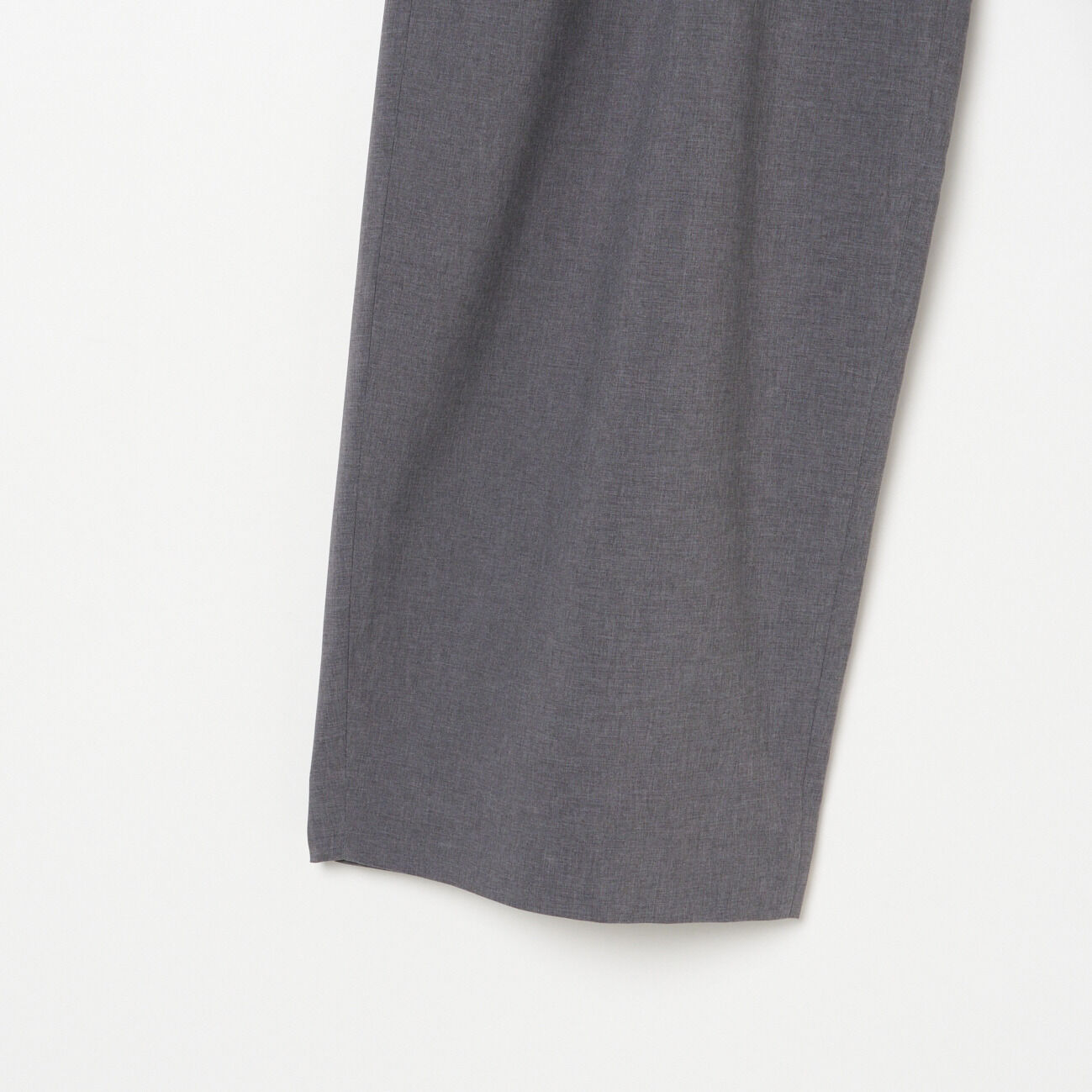 HELIOPOLE「HELIOPOLE BARREL LEG TUCK PANTS」|チノ|
