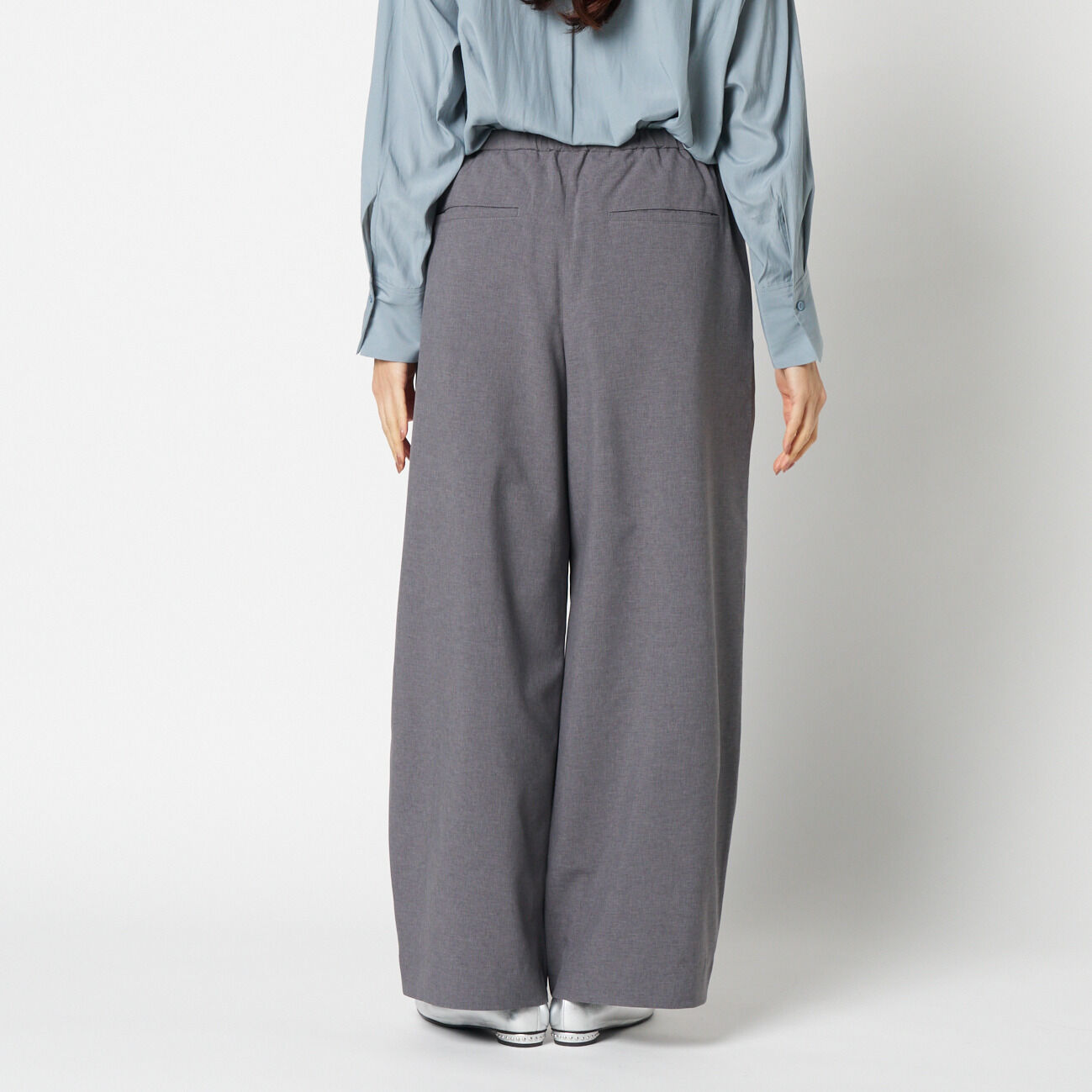 HELIOPOLE「HELIOPOLE BARREL LEG TUCK PANTS」|チノ|