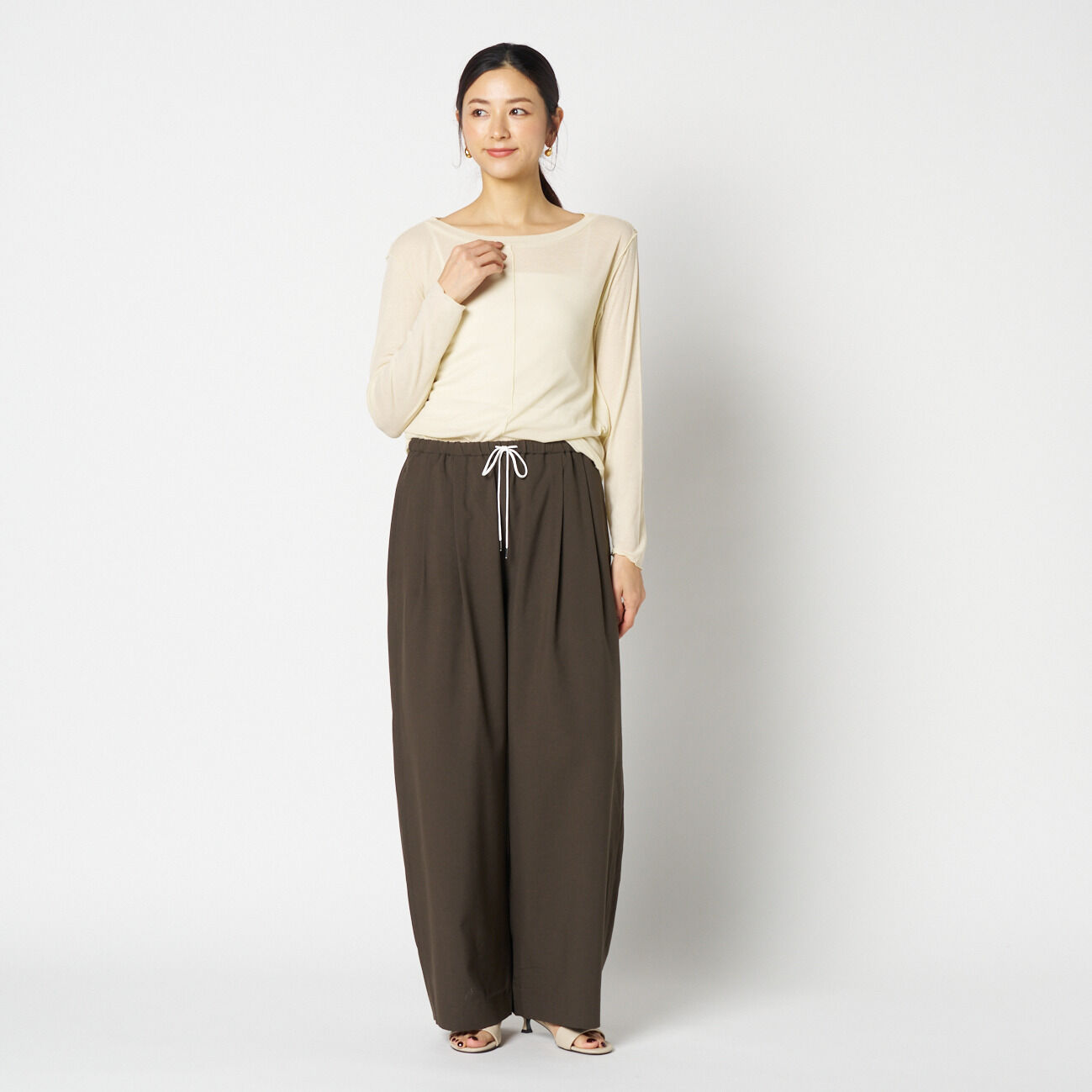 HELIOPOLE「HELIOPOLE BARREL LEG TUCK PANTS」|チノ|