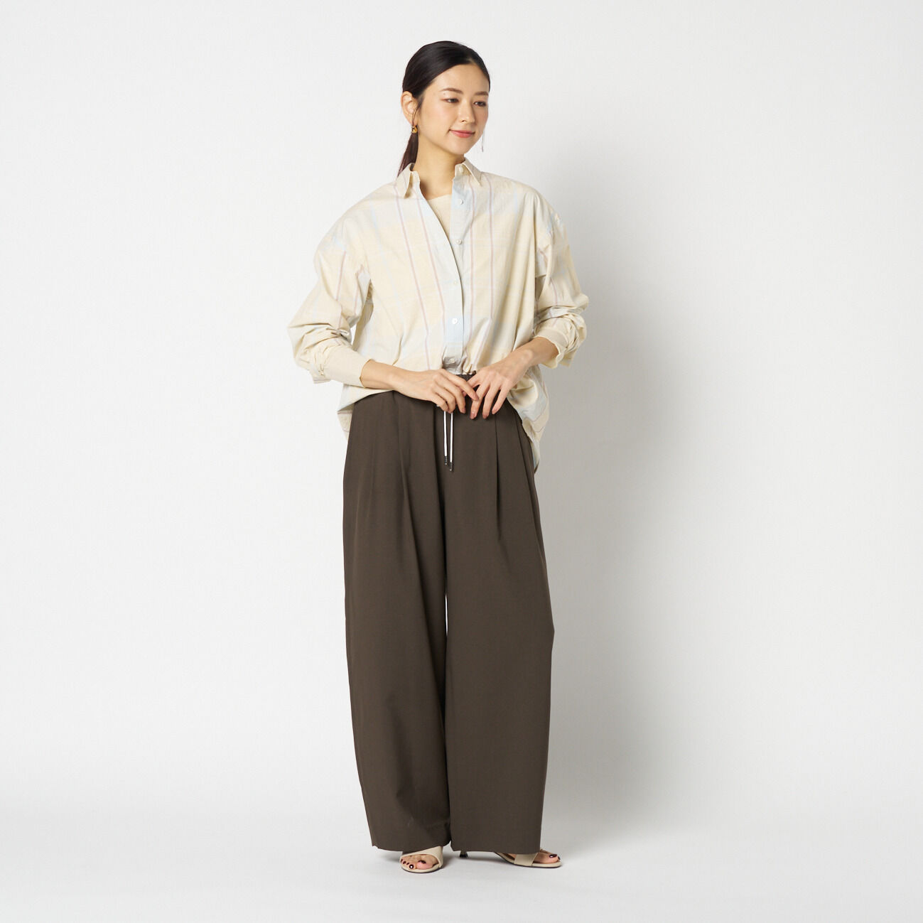 HELIOPOLE「HELIOPOLE BARREL LEG TUCK PANTS」|チノ|