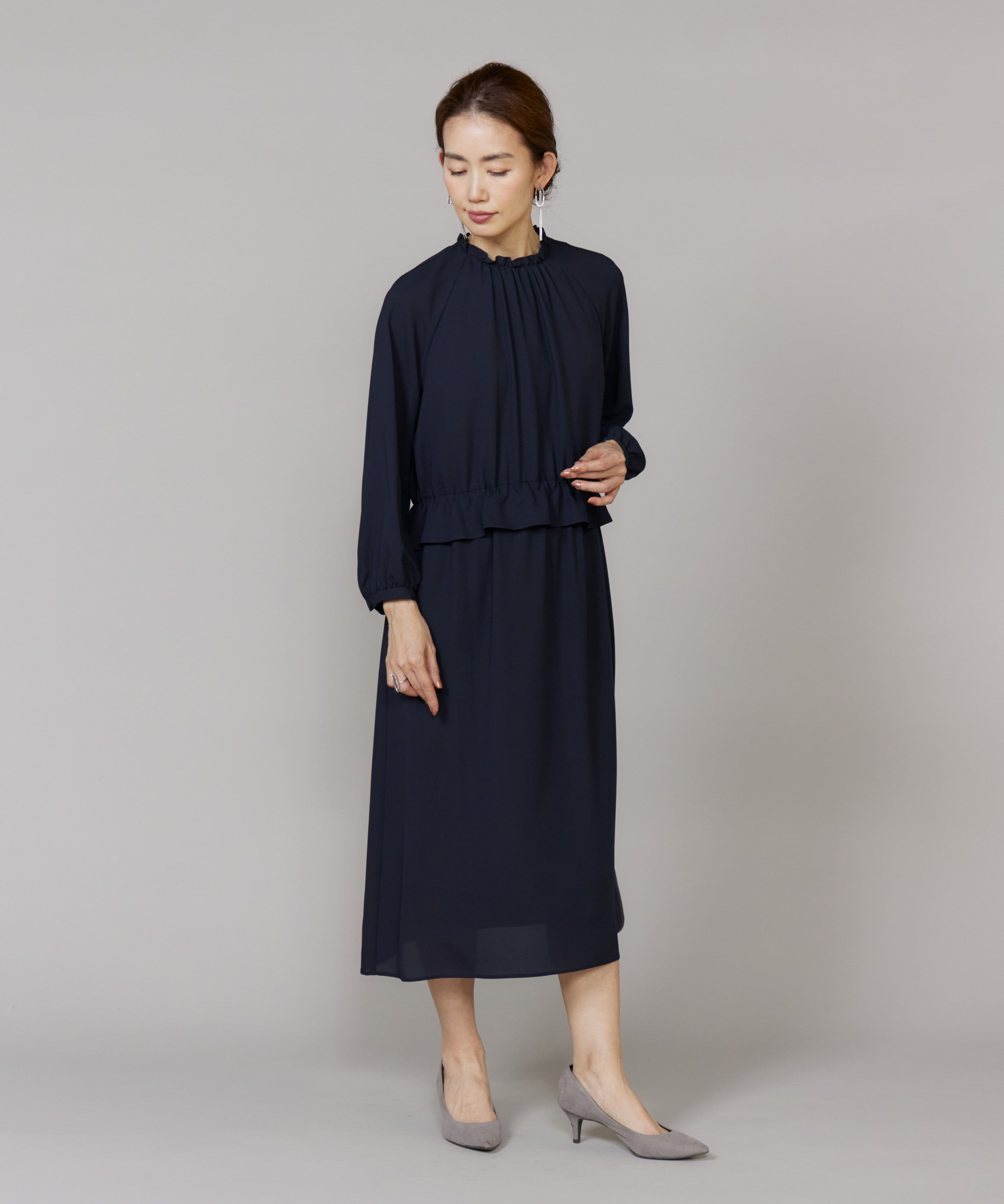 7-IDconcept.「《大きいサイズ》 ペプラムギャザーワンピース」|ワンピース|