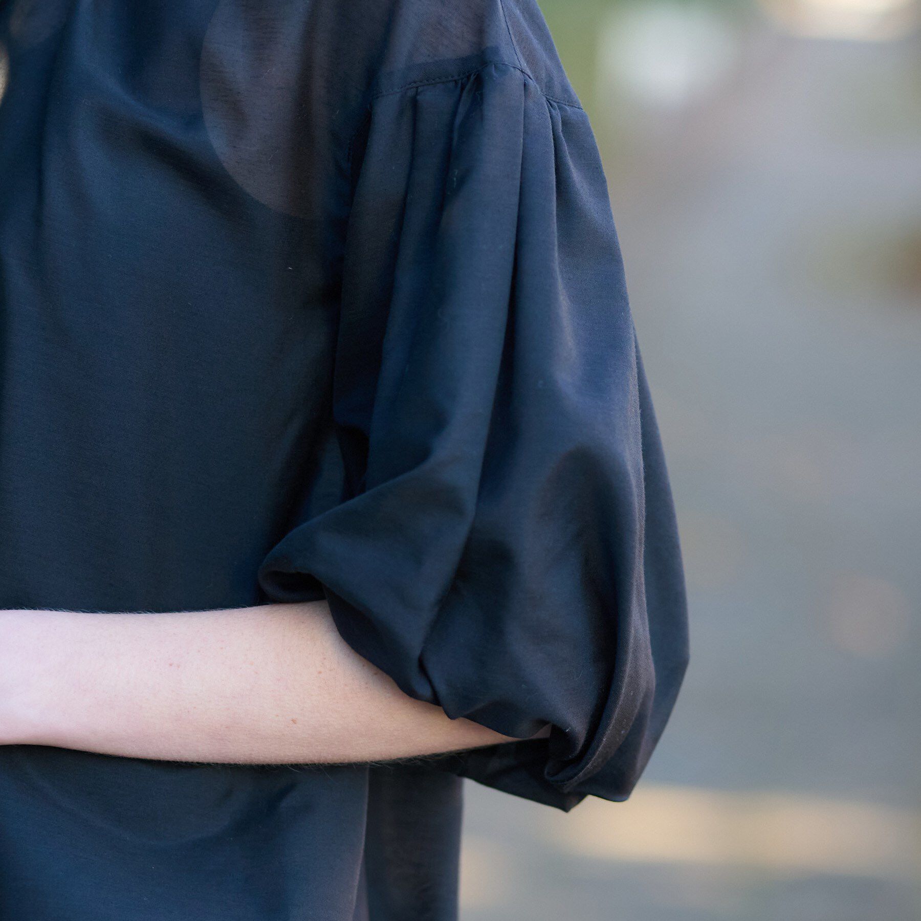 DRESSTERIOR「【洗える】スタンドフリルボリュームスリーブブラウス」|シャツ・ブラウス|