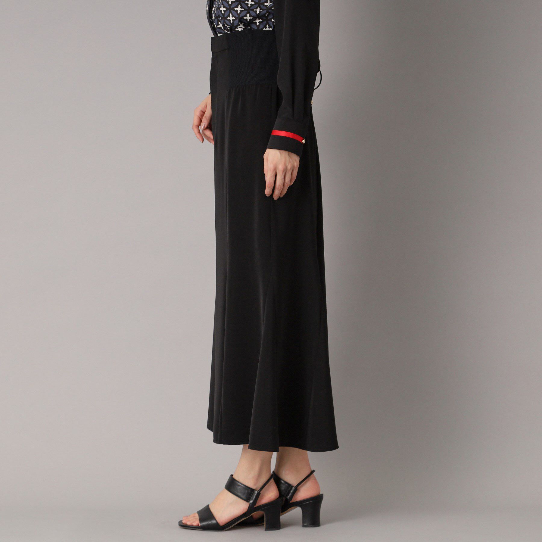 DRESSTERIOR「【大人百花春号掲載 モデル美香さん着用】バックストラップマーメイドスカート」|スカート|