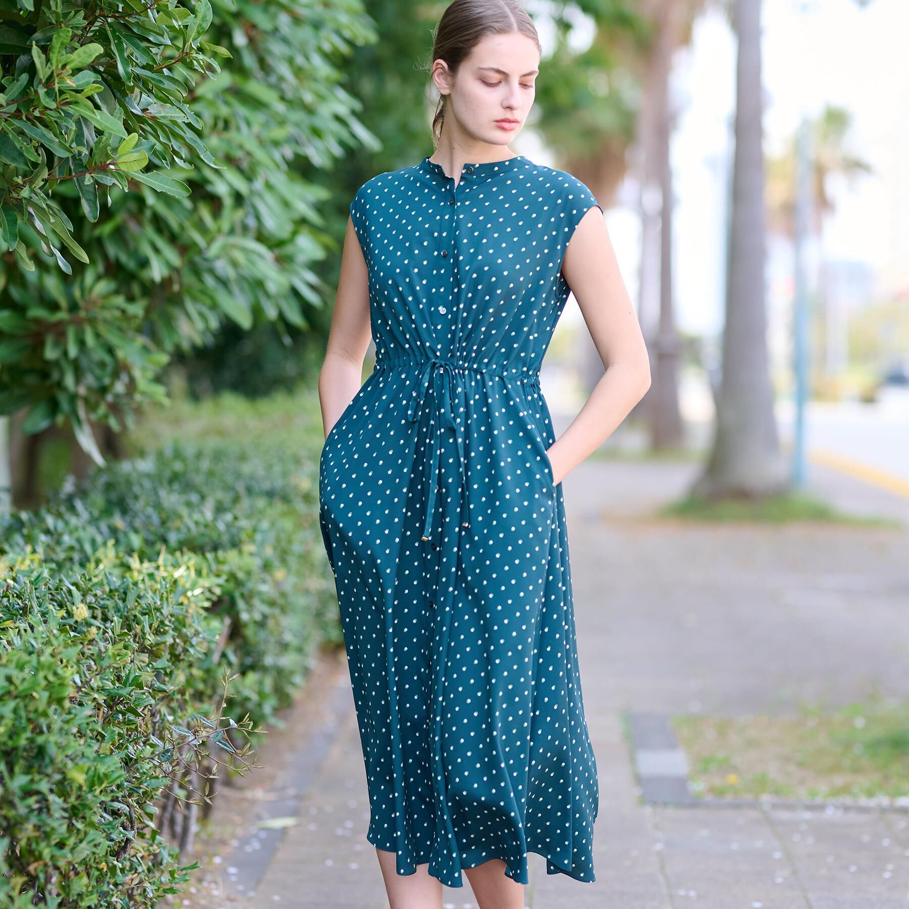 DRESSTERIOR「【ポケットあり/後ろウエストゴム】ドットプリントフレンチスリーブワンピ」|ワンピース|