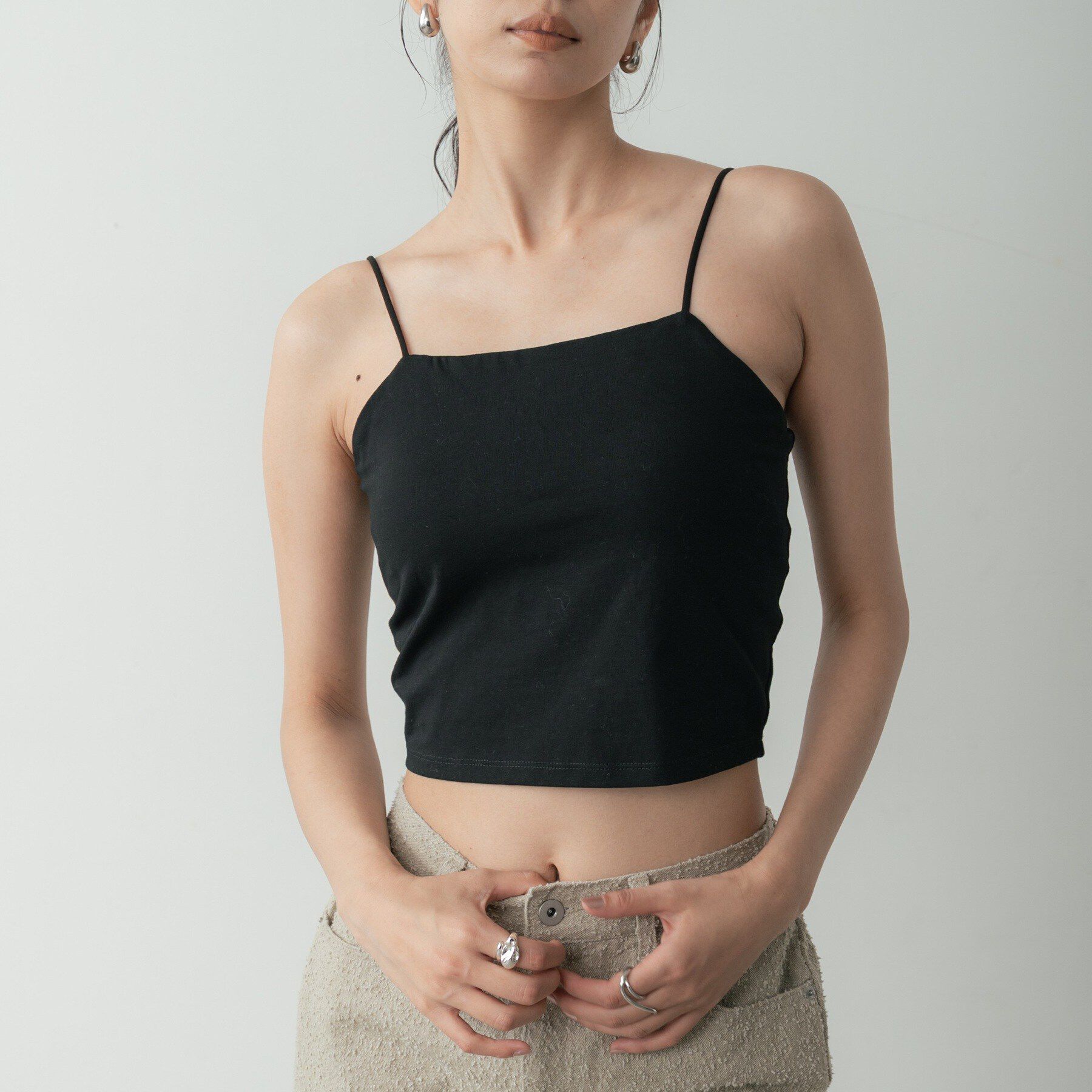 GALLEST「カップ付きクロップドキャミ」|キャミソール|ブラック(019)