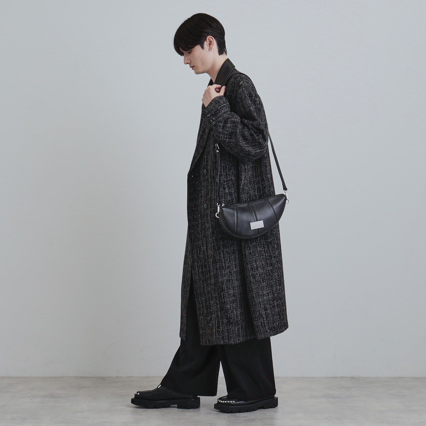 tk.TAKEO KIKUCHI「アシンメトリーハーフムーンショルダーバッグ」|ショルダー・メッセンジャー|