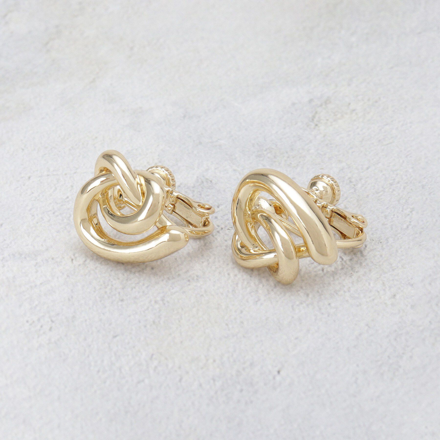 OPAQUE.CLIP「ニュアンスハ－トノットメタルイヤリング」|イヤリング|ゴールド(007)