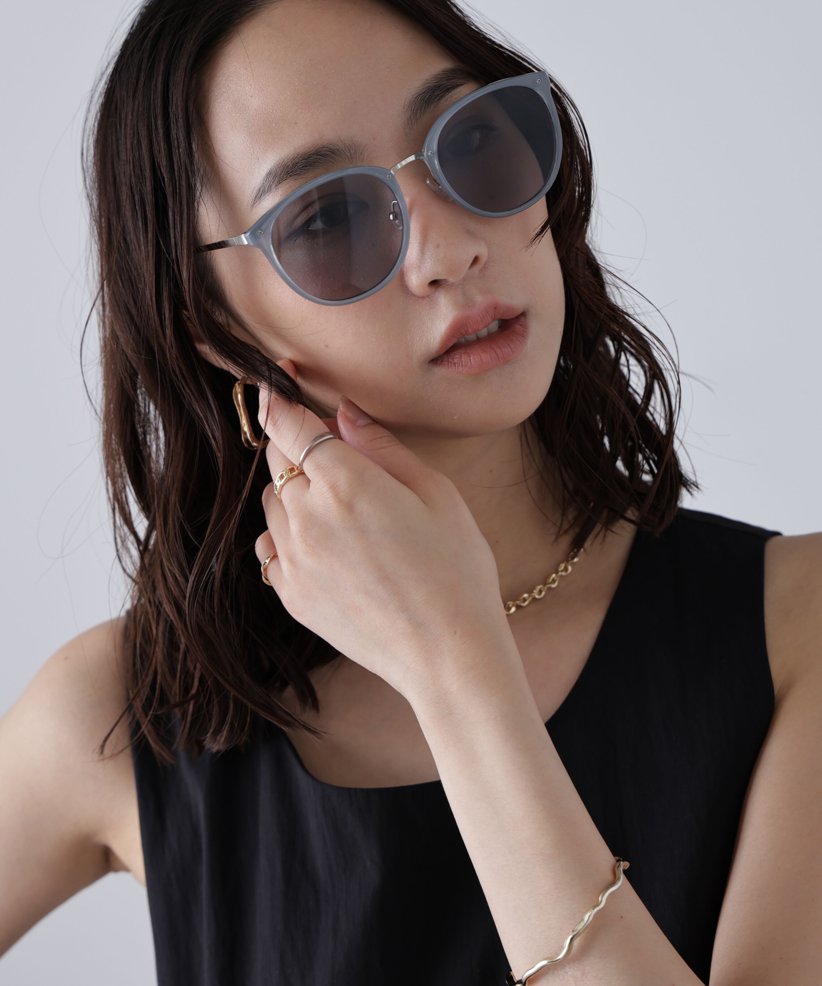  「カラーフレームサングラス」|ハンカチ|