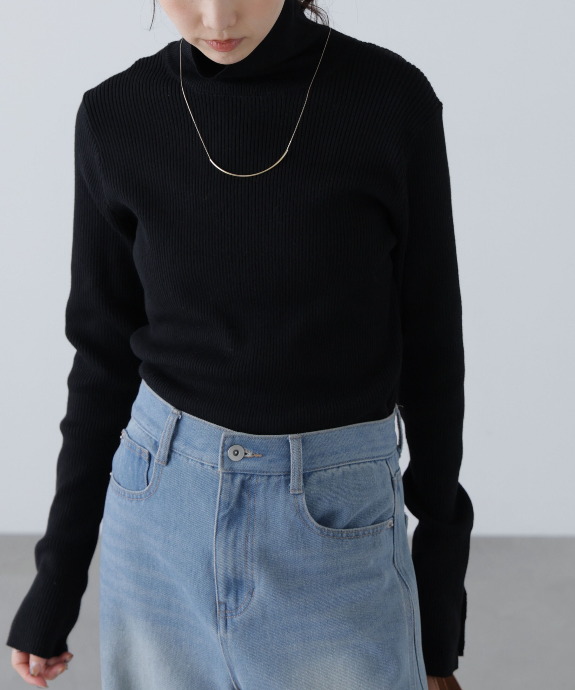  「袖金ボタンリブタートルニット」|ニット・セーター|