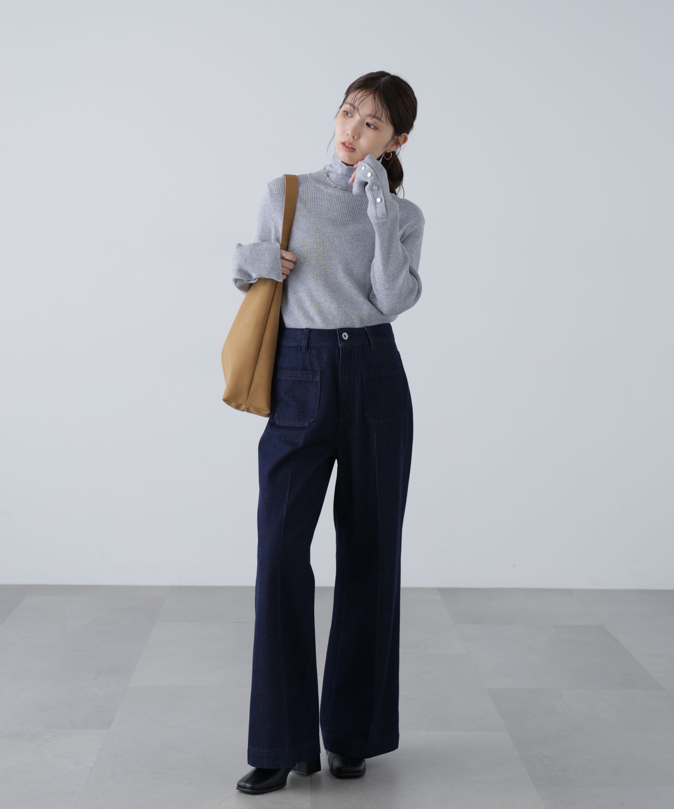  「袖金ボタンリブタートルニット」|ニット・セーター|