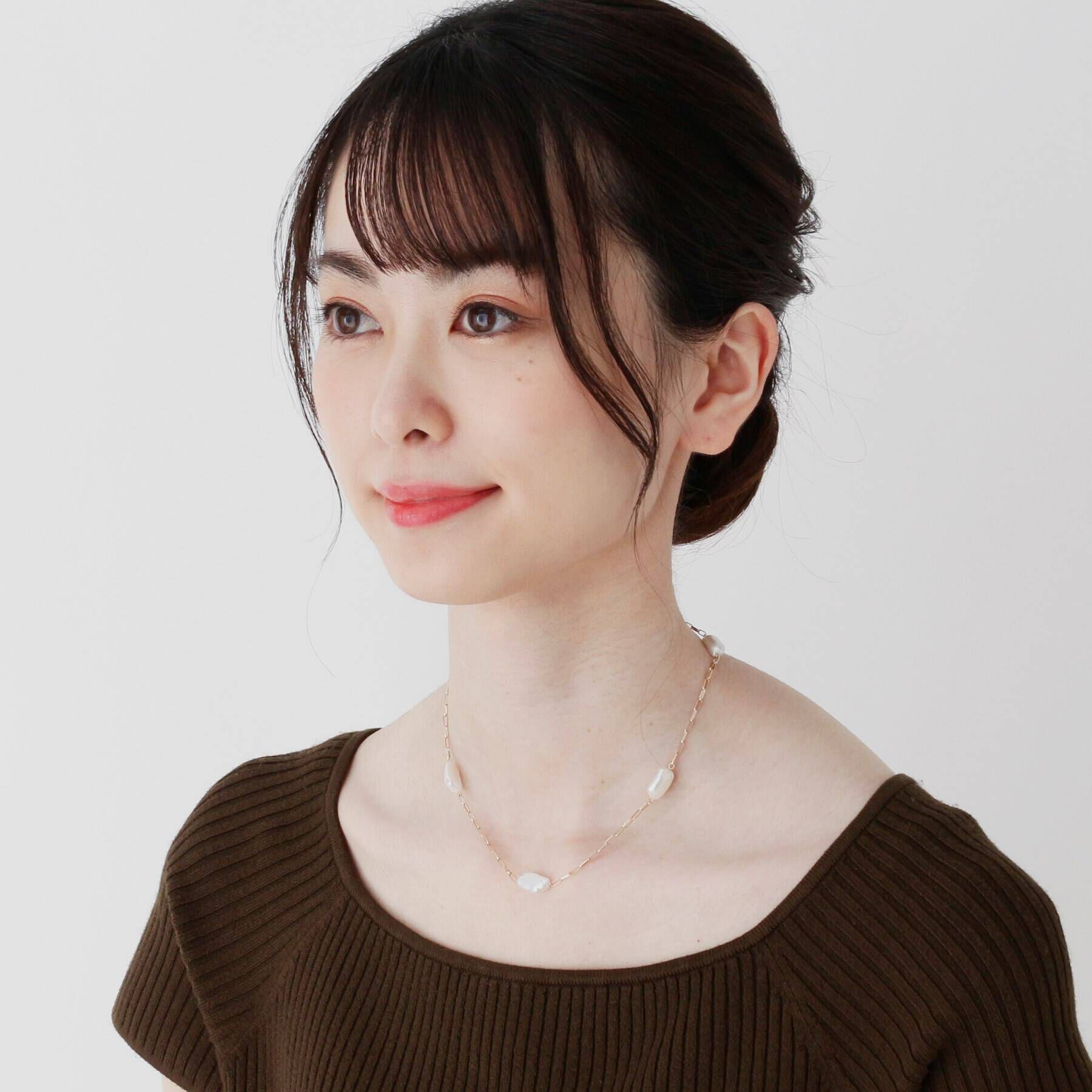 COCOSHNIK「K10バロック淡水パール ステーション ネックレス」|ネックレス|