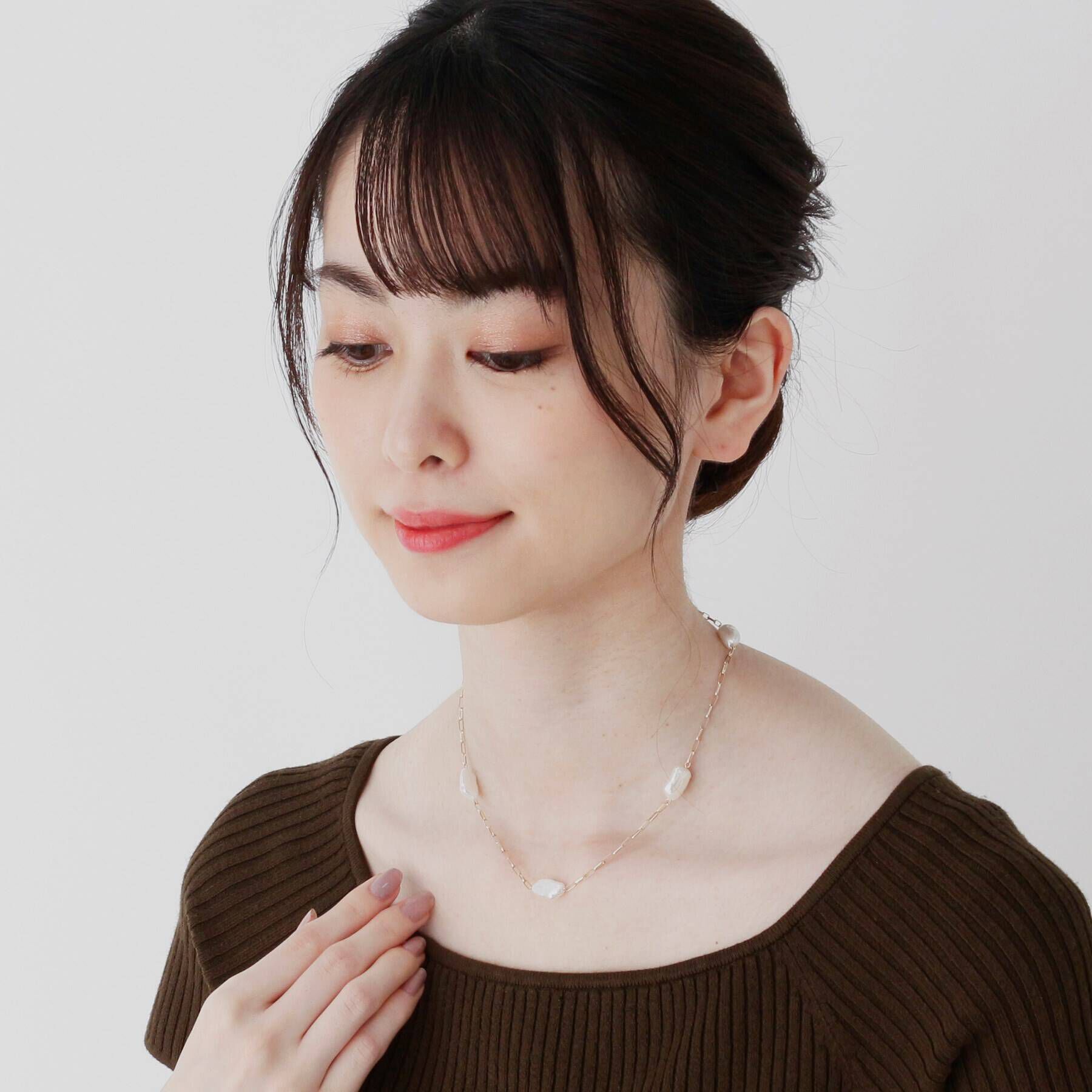 COCOSHNIK「K10バロック淡水パール ステーション ネックレス」|ネックレス|