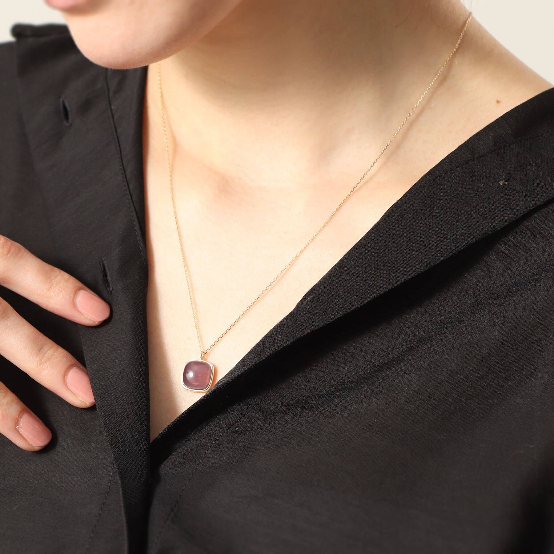 COCOSHNIK「K10パープルカルセドニー クッションカボション ネックレス」|ネックレス|