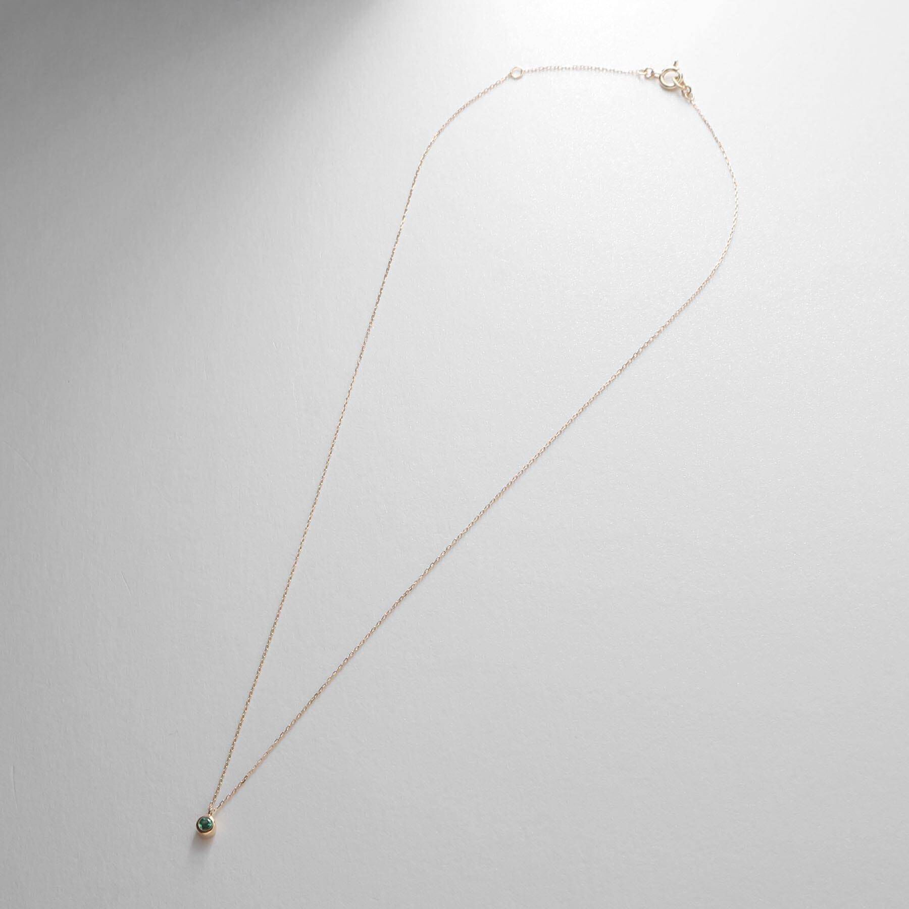 COCOSHNIK「【WEB限定】K10スピリチュアルストーン（エメラルド）ネックレス」|ネックレス|