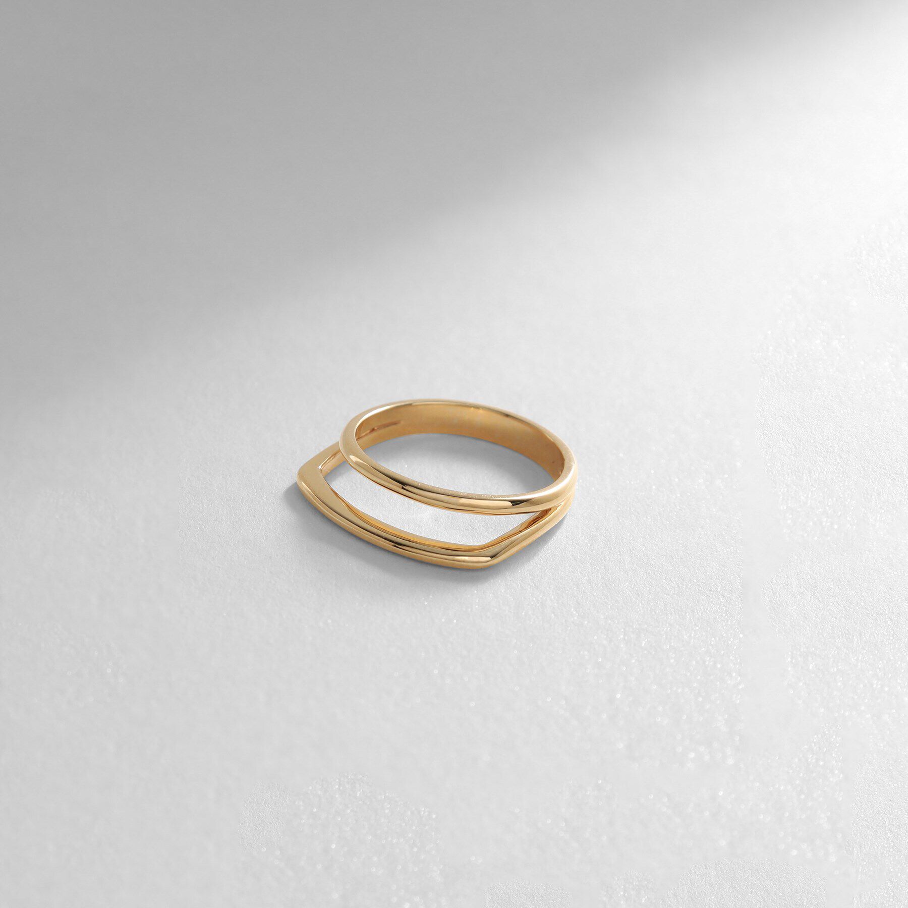 COCOSHNIK「K10スクエアステップ リング」|リング|イエローゴールド(1