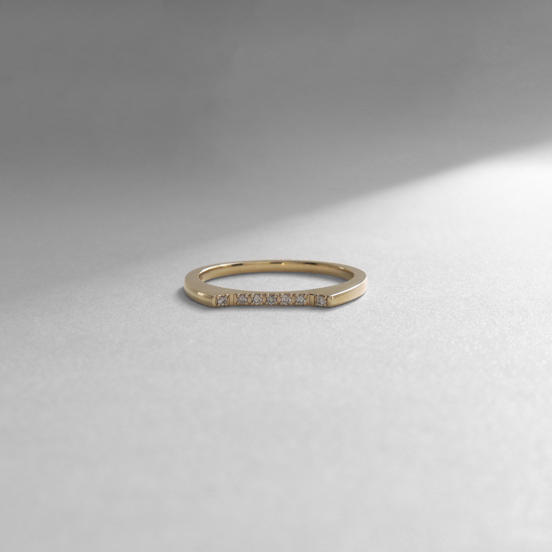 COCOSHNIK「K10ダイヤモンド スランティング リング」|リング|