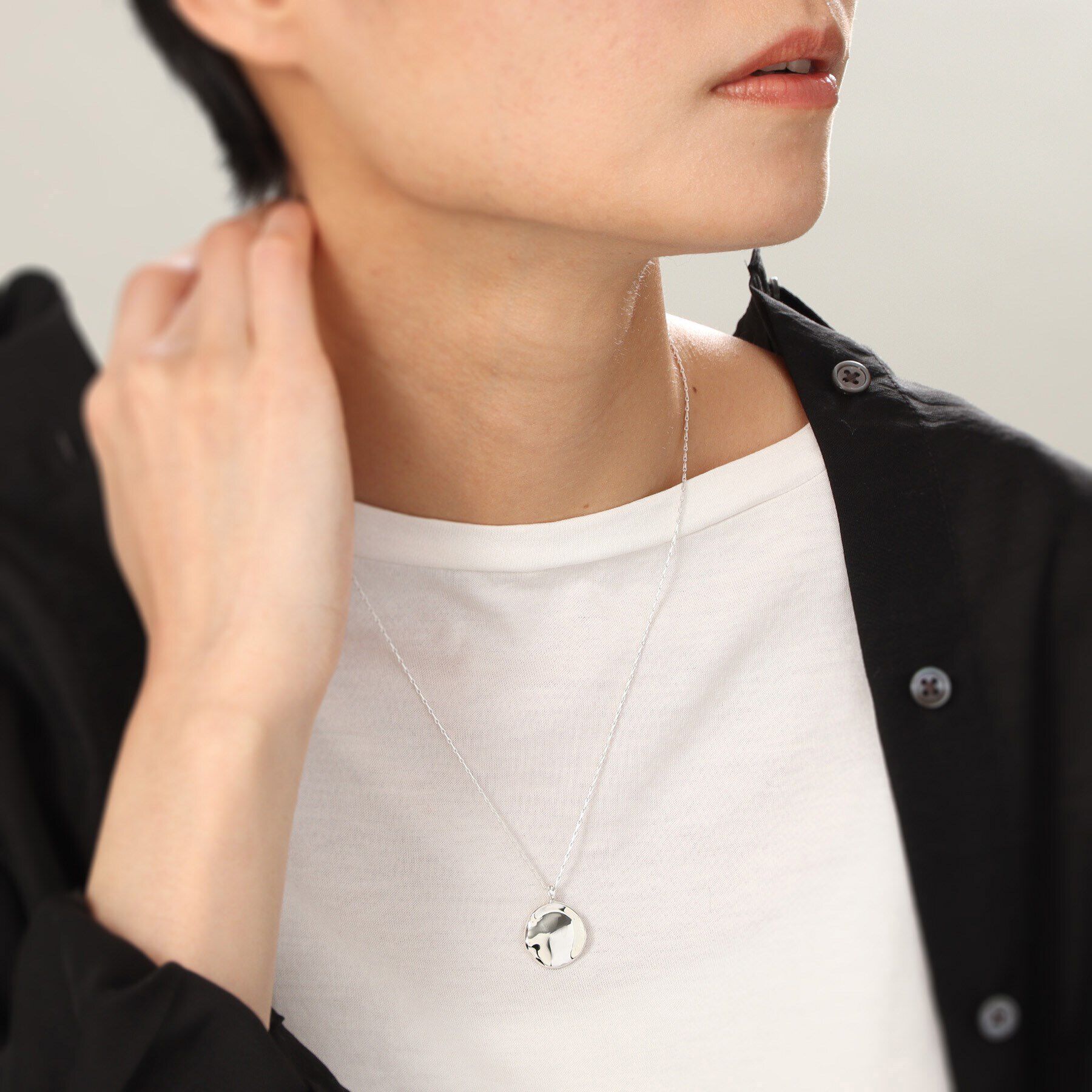 COCOSHNIK ONKITSCH「シルバー ニュアンスネック コイン」|ネックレス|
