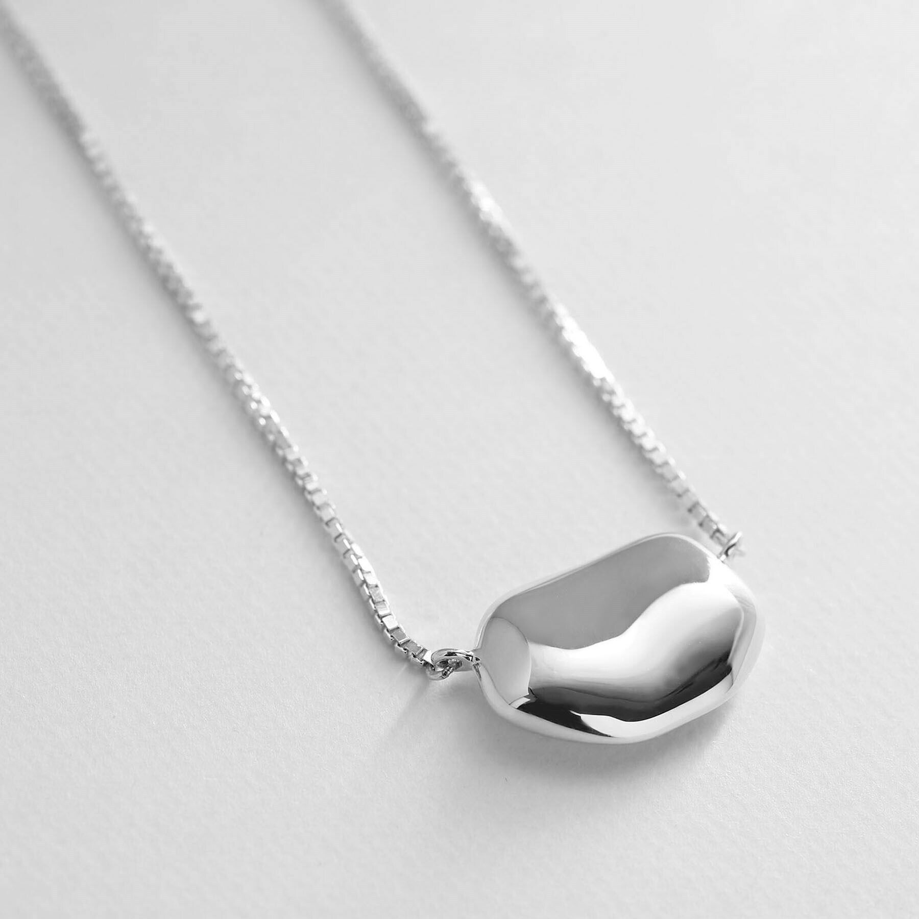 COCOSHNIK ONKITSCH「シルバー ニュアンスネック ビーンズ」|ネックレス|