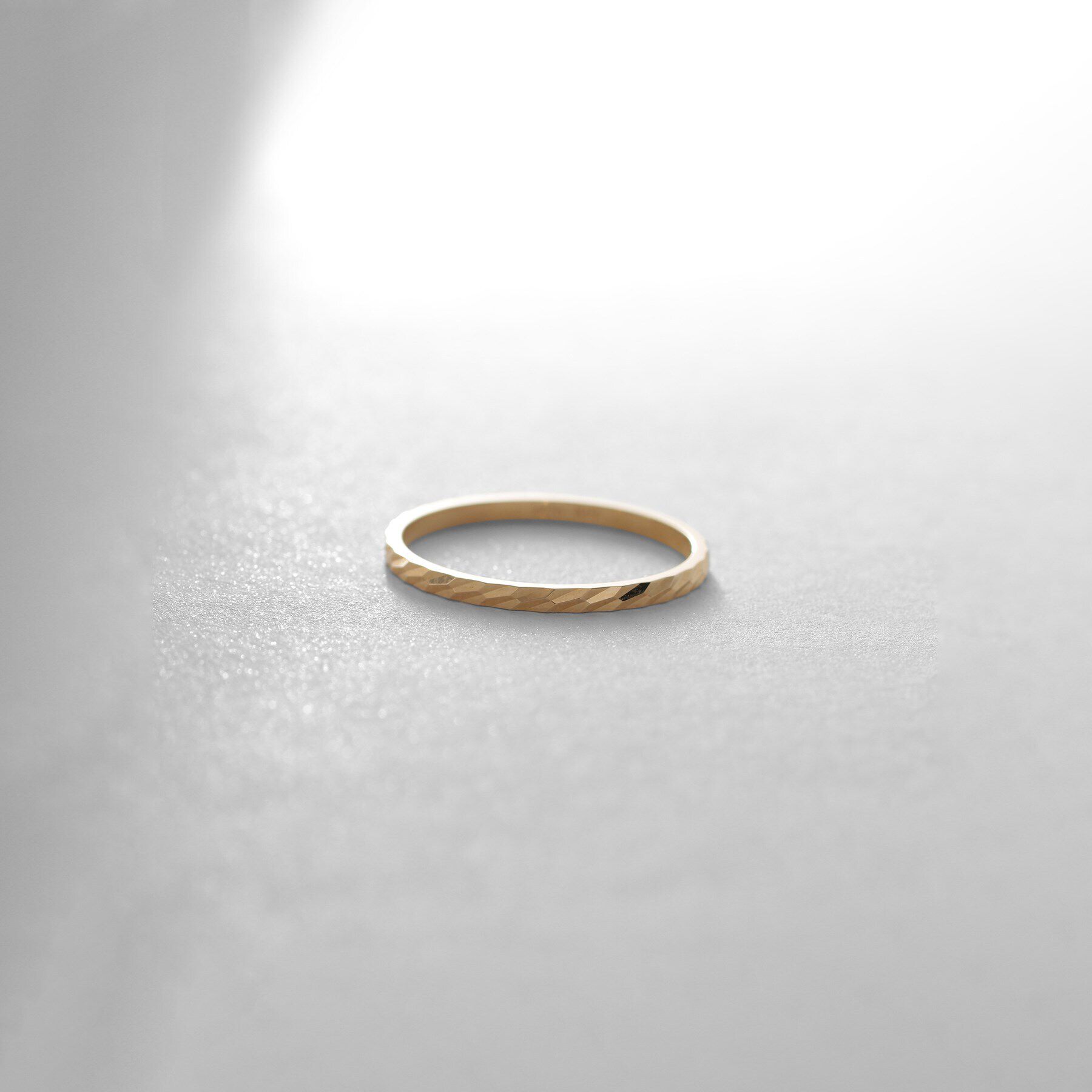 COCOSHNIK「K10ダイヤゴナルミラーカット リング」|リング|イエローゴールド(1