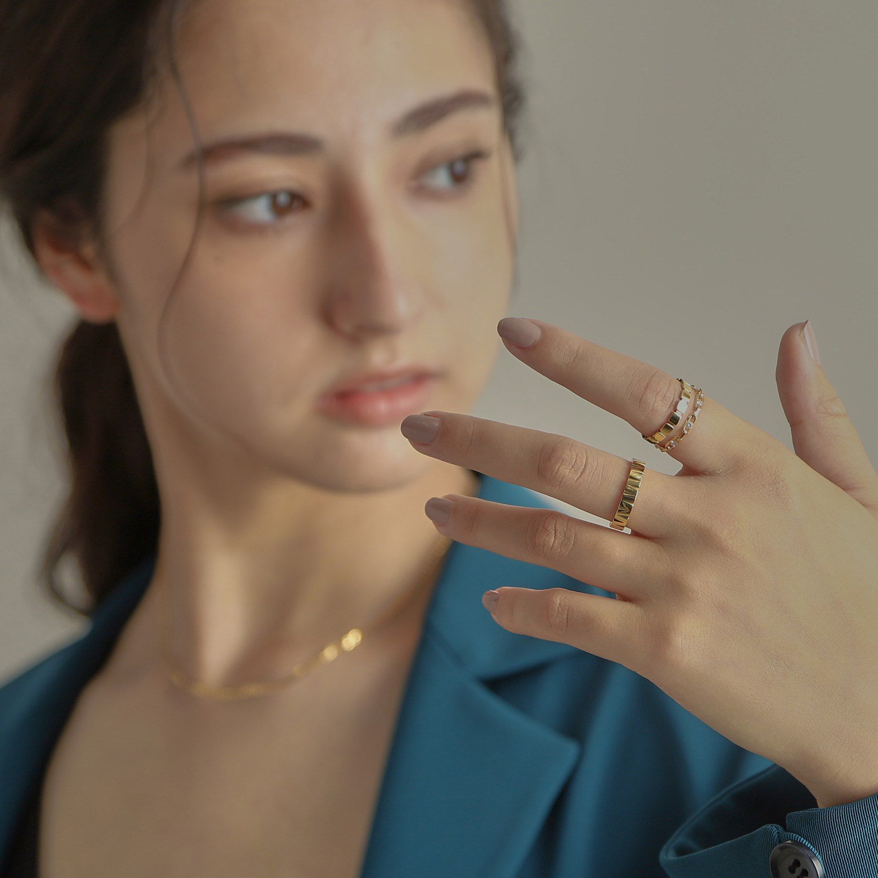 COCOSHNIK「K18トライアングルカービング リング」|リング|