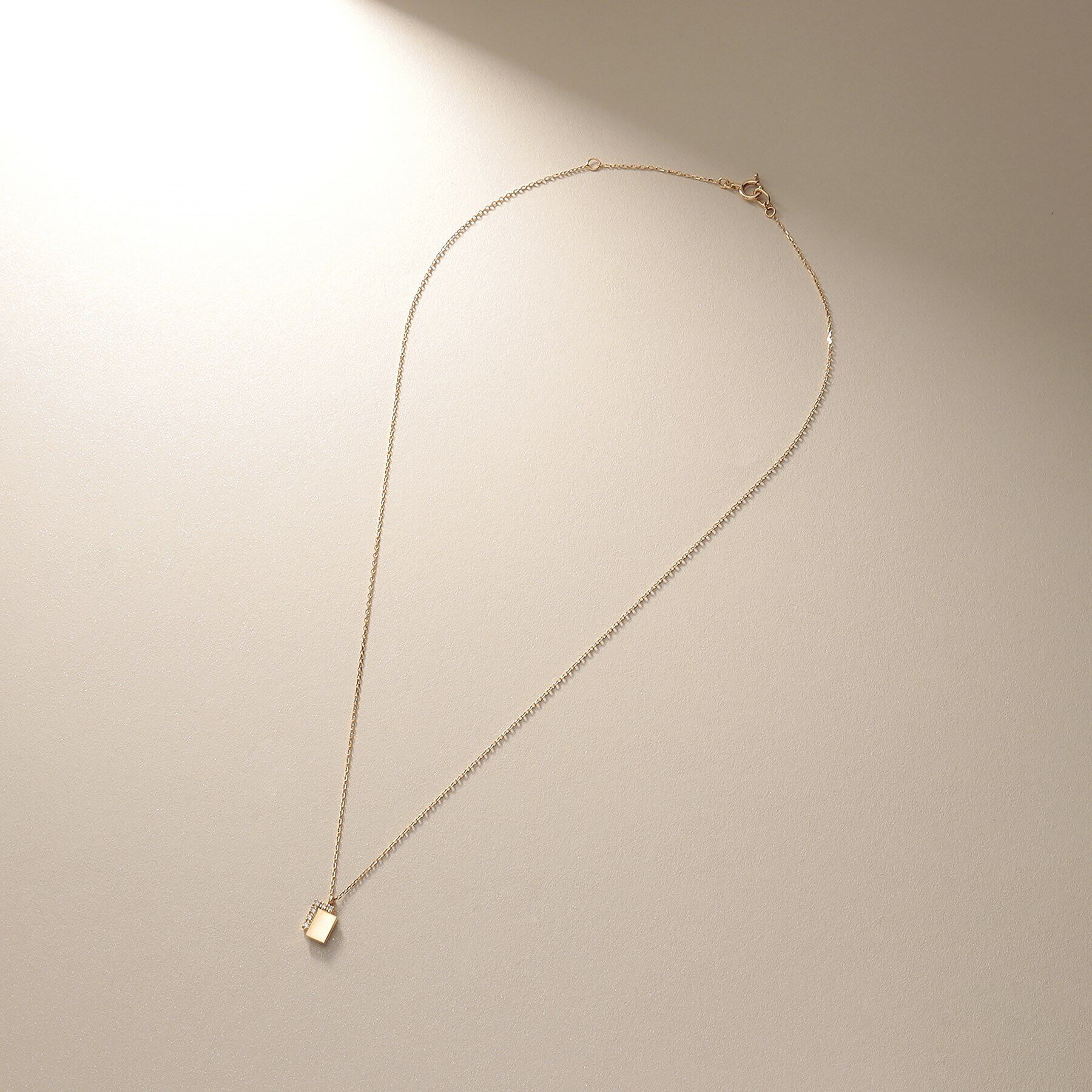 COCOSHNIK「K10ダイヤモンド シフテッドスクエア ネックレス」|ネックレス|