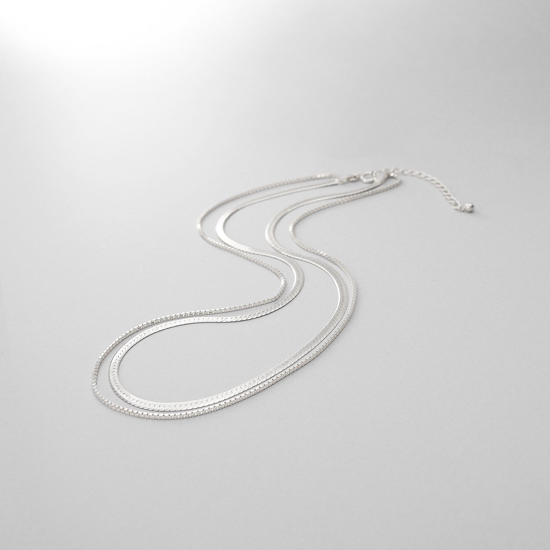 COCOSHNIK ONKITSCH「シルバー コンビネーションチェーン フラットスネーク ベネチアンネックレス」|ネックレス|