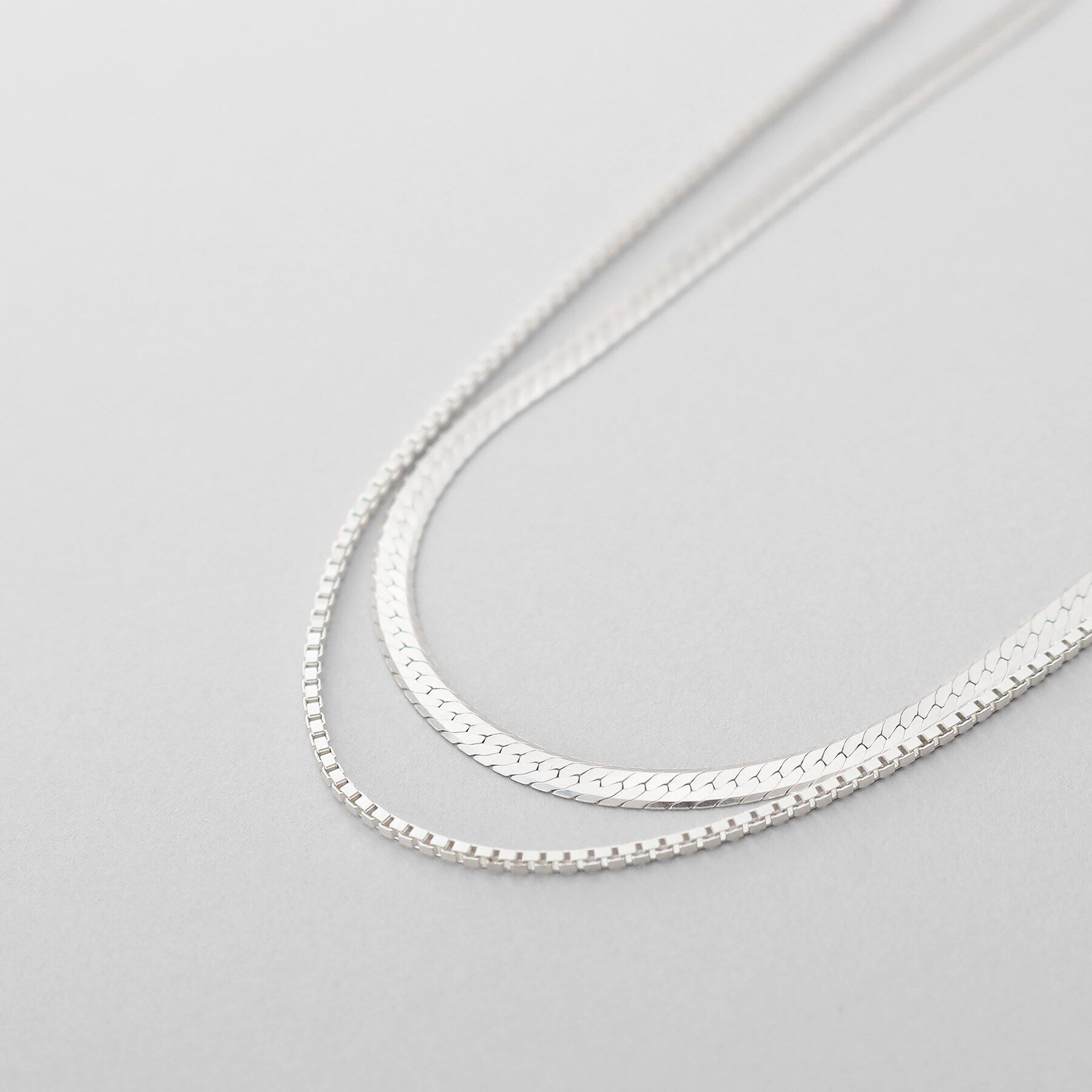 COCOSHNIK ONKITSCH「シルバー コンビネーションチェーン フラットスネーク ベネチアンネックレス」|ネックレス|