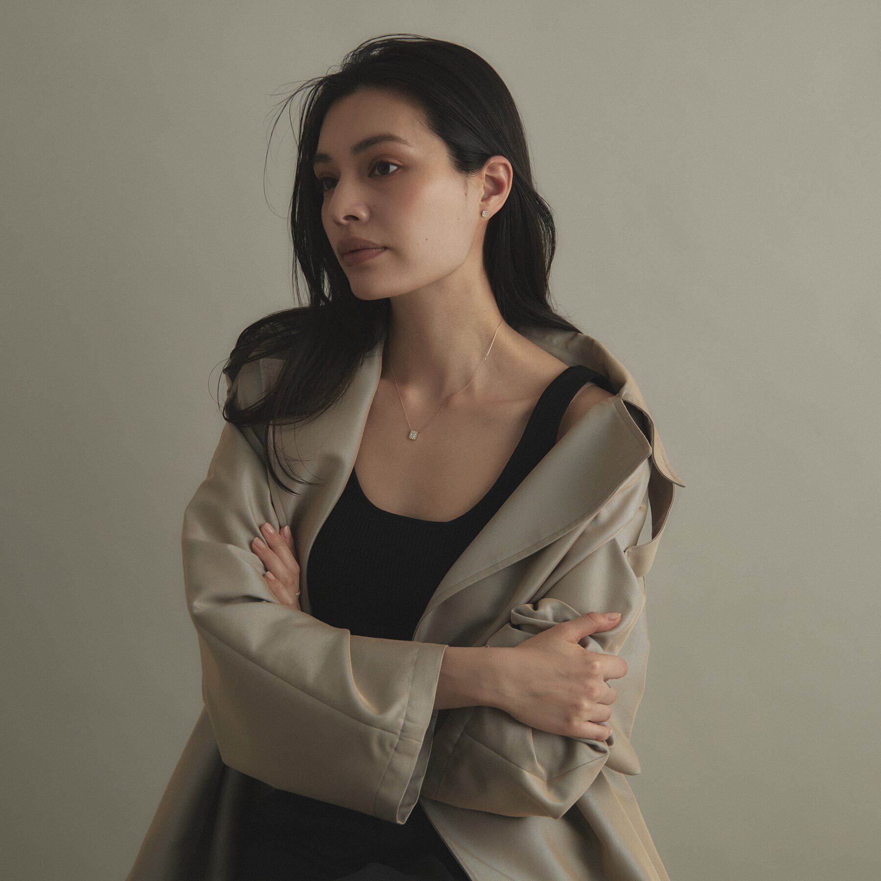 COCOSHNIK「K10【サステナブル】モアサナイトランダムパヴェスクエア ネックレス」|ネックレス|