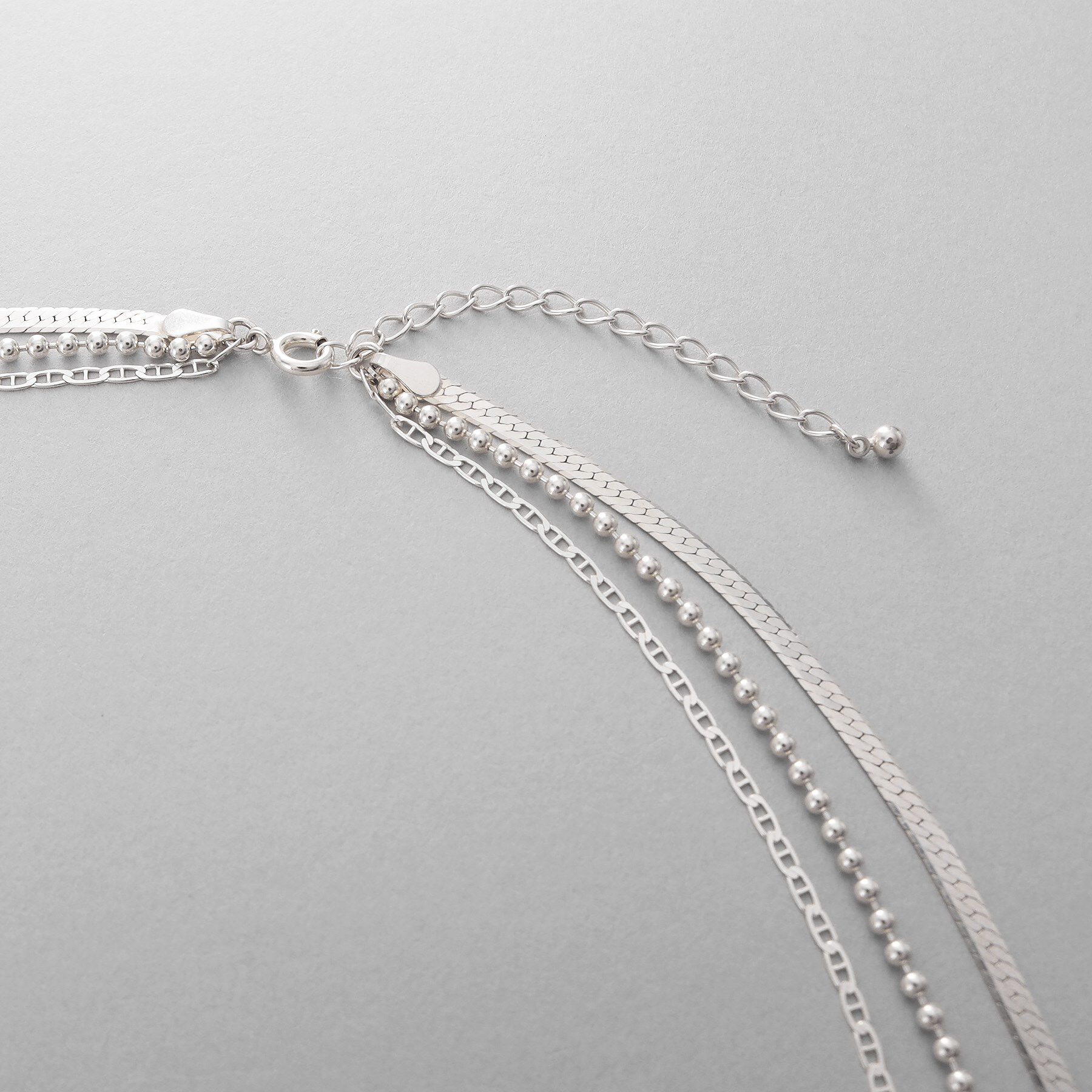 COCOSHNIK ONKITSCH「シルバー コンビネーションチェーン フラットスネーク マリン ボールネックレス」|ネックレス|