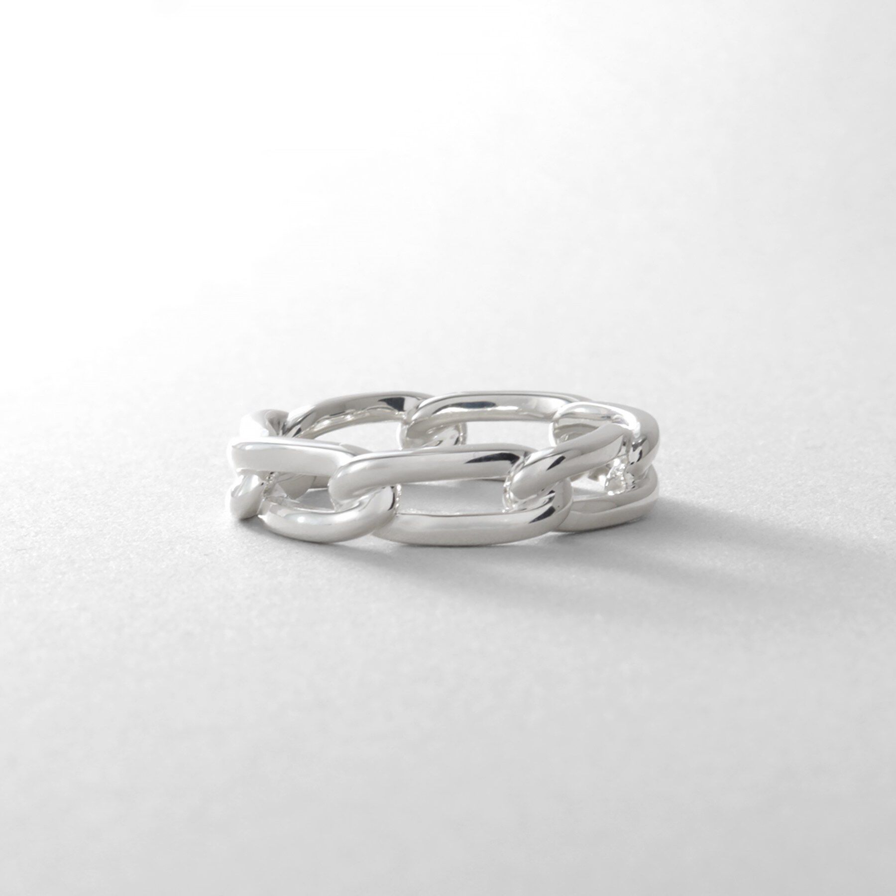 COCOSHNIK ONKITSCH「シルバー ロングカーブチェーンモチーフリング（16号、18号）」|リング|