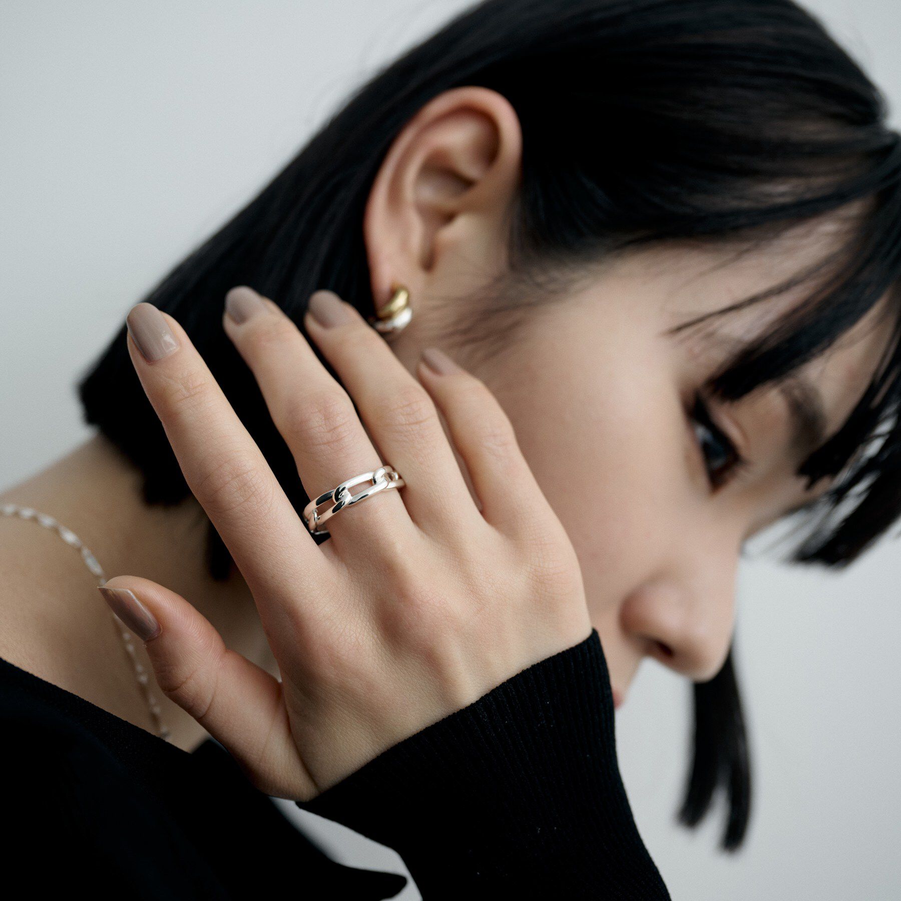 COCOSHNIK ONKITSCH「シルバー ロングカーブチェーンモチーフリング（16号、18号）」|リング|