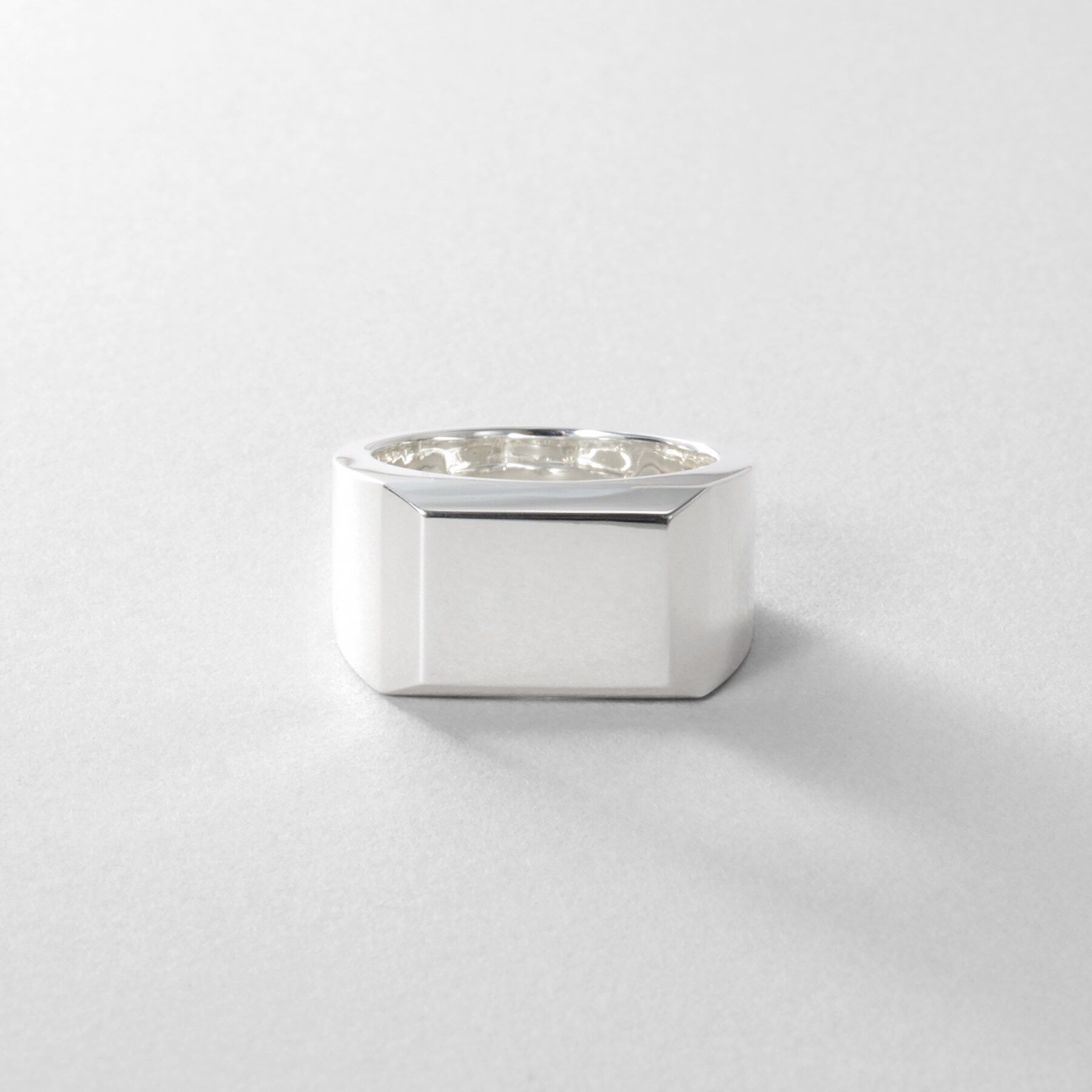 COCOSHNIK ONKITSCH「シルバー バケットカット シグネットリング（16号、18号）」|リング|